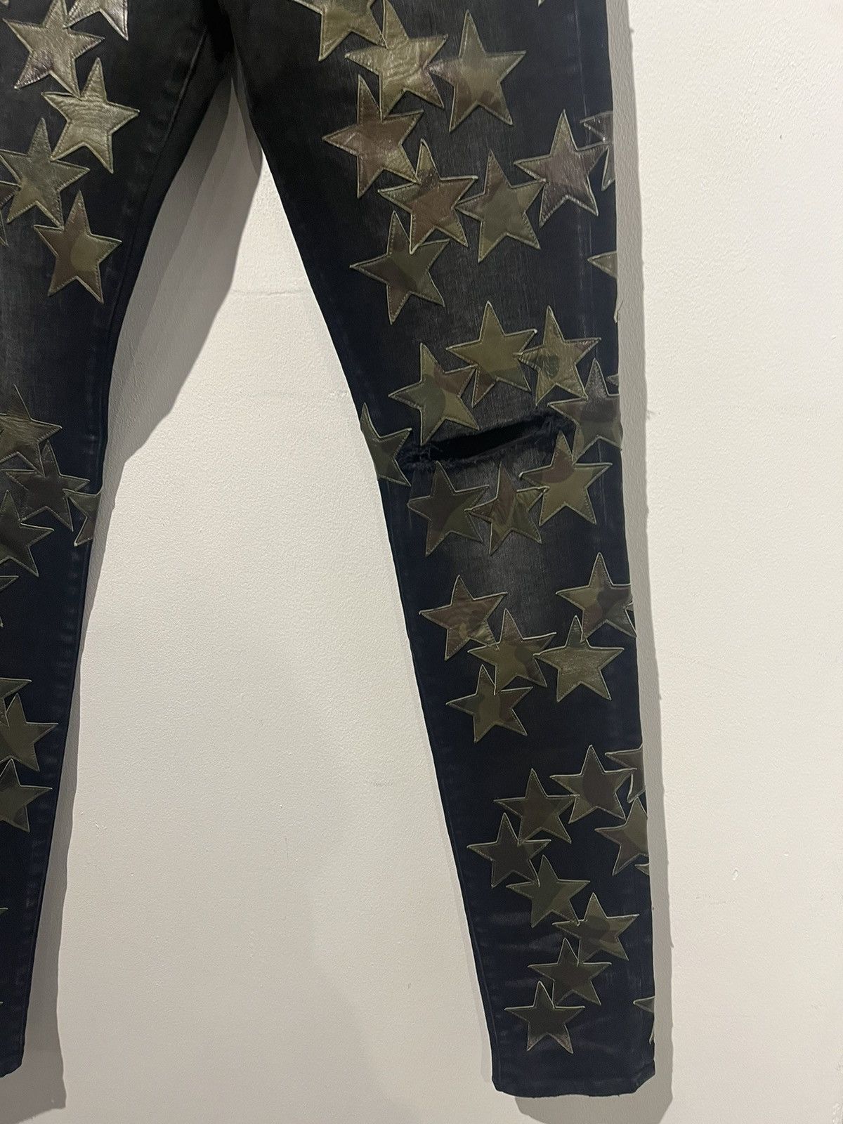 Amiri AMIRI CHEMIST RARE BLACK CAMO LEATHER STARS DENIM Size US 32 / EU 48 - 2 Thumbnail