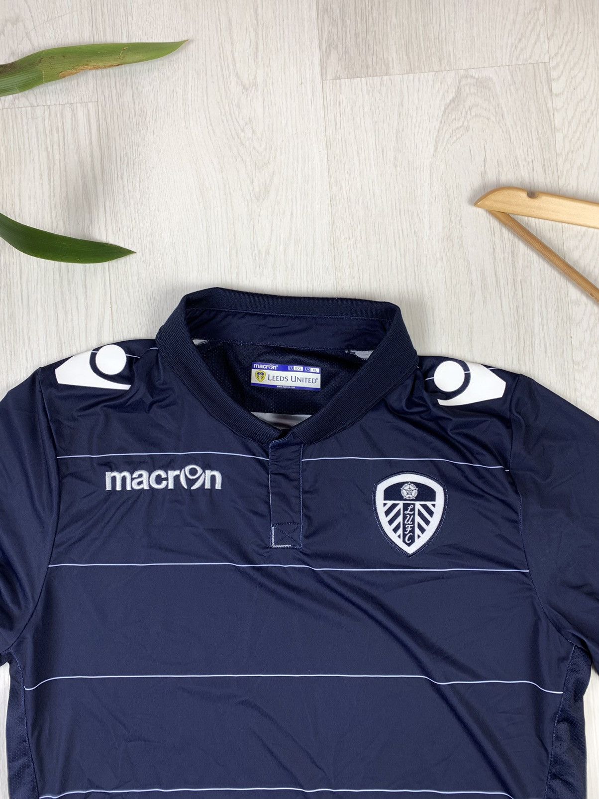 Macron Macron Leeds United 2014-2015 Away Shirt Soccer Jersey Size US M / EU 48-50 / 2 - 2 Thumbnail