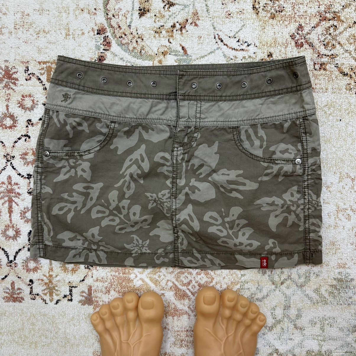 If Six Was Nine Vintage Japanese Style Mini Skirt Camo Hype Grunge Y2K 00s Size 25" / US 0 / IT 36 - 1 Thumbnail