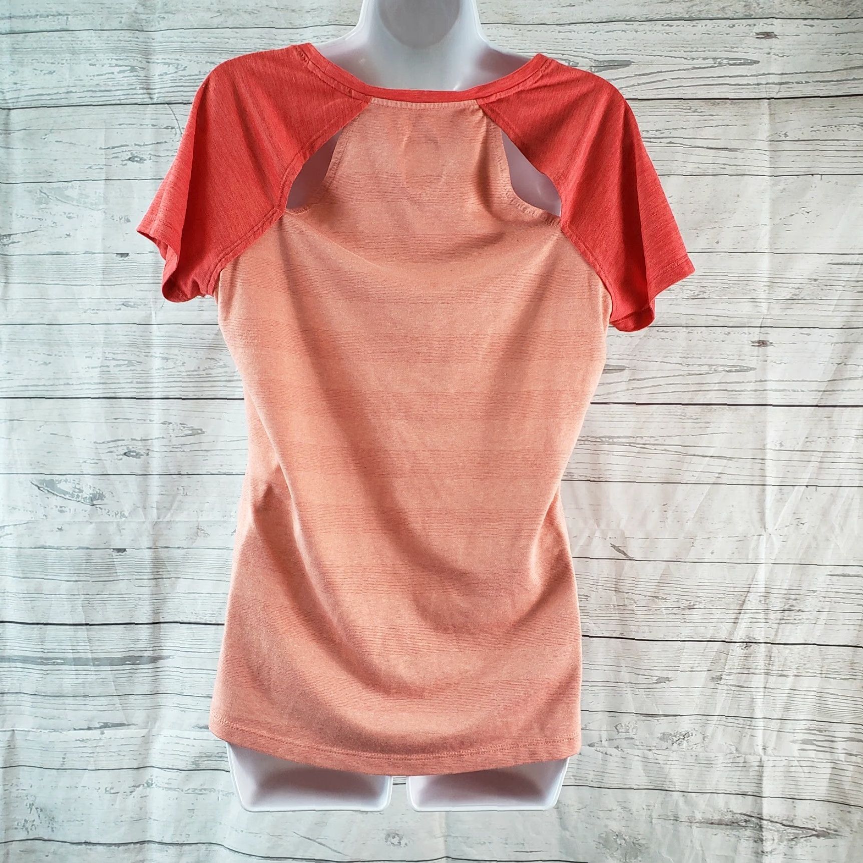 The North Face The North Face Womens FlashDry Tee Pink Short Sleeve Large Size L Size 36" / US 14 / IT 50 - 4 Thumbnail
