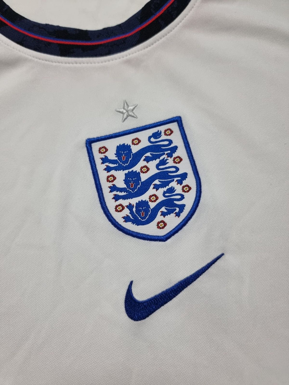 Nike England 2020 home shirt Nike XL soccer jersey white Size US XL / EU 56 / 4 - 7 Thumbnail