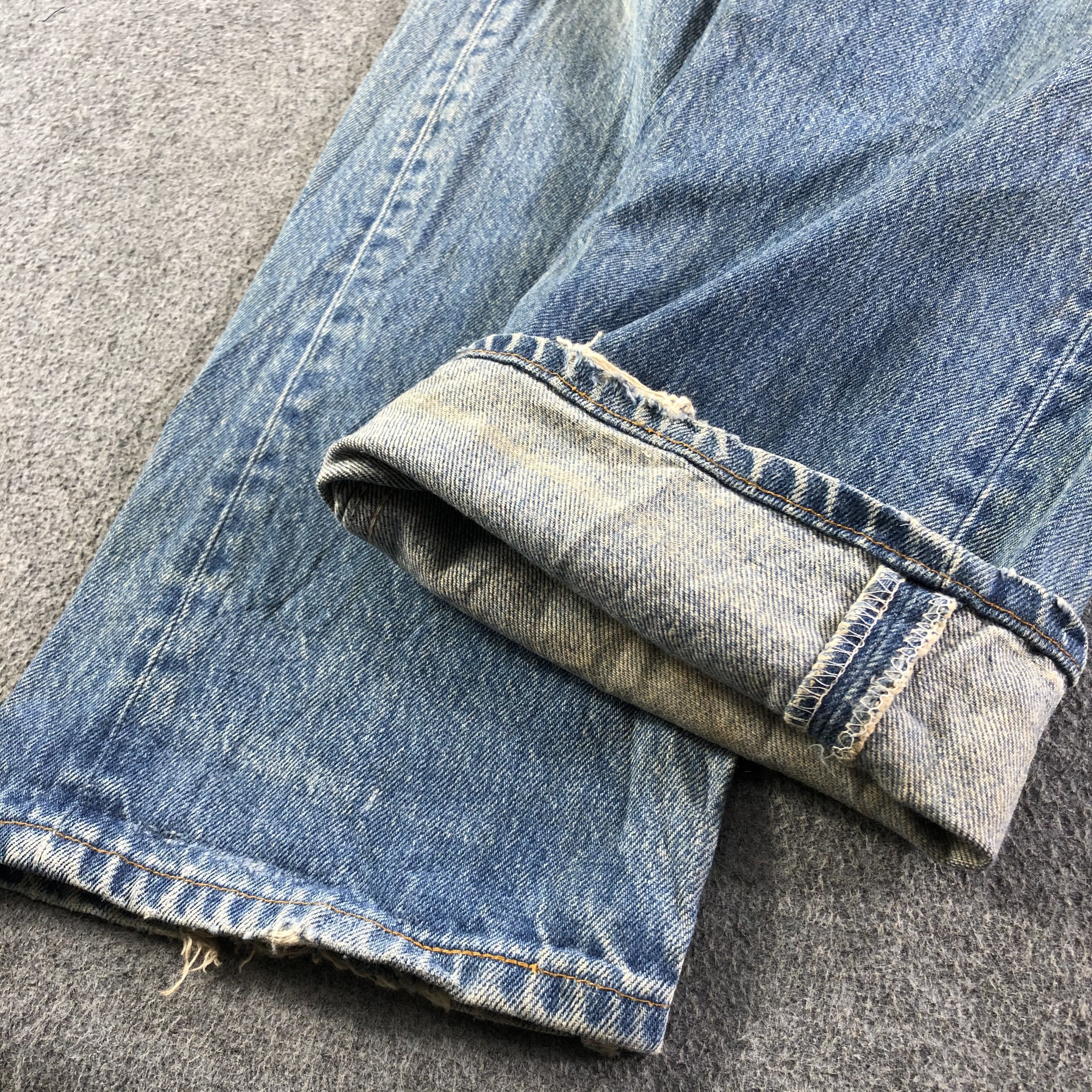 Levi's Vintage Levis 501 Jeans-J3598 Size US 35 - 7 Thumbnail