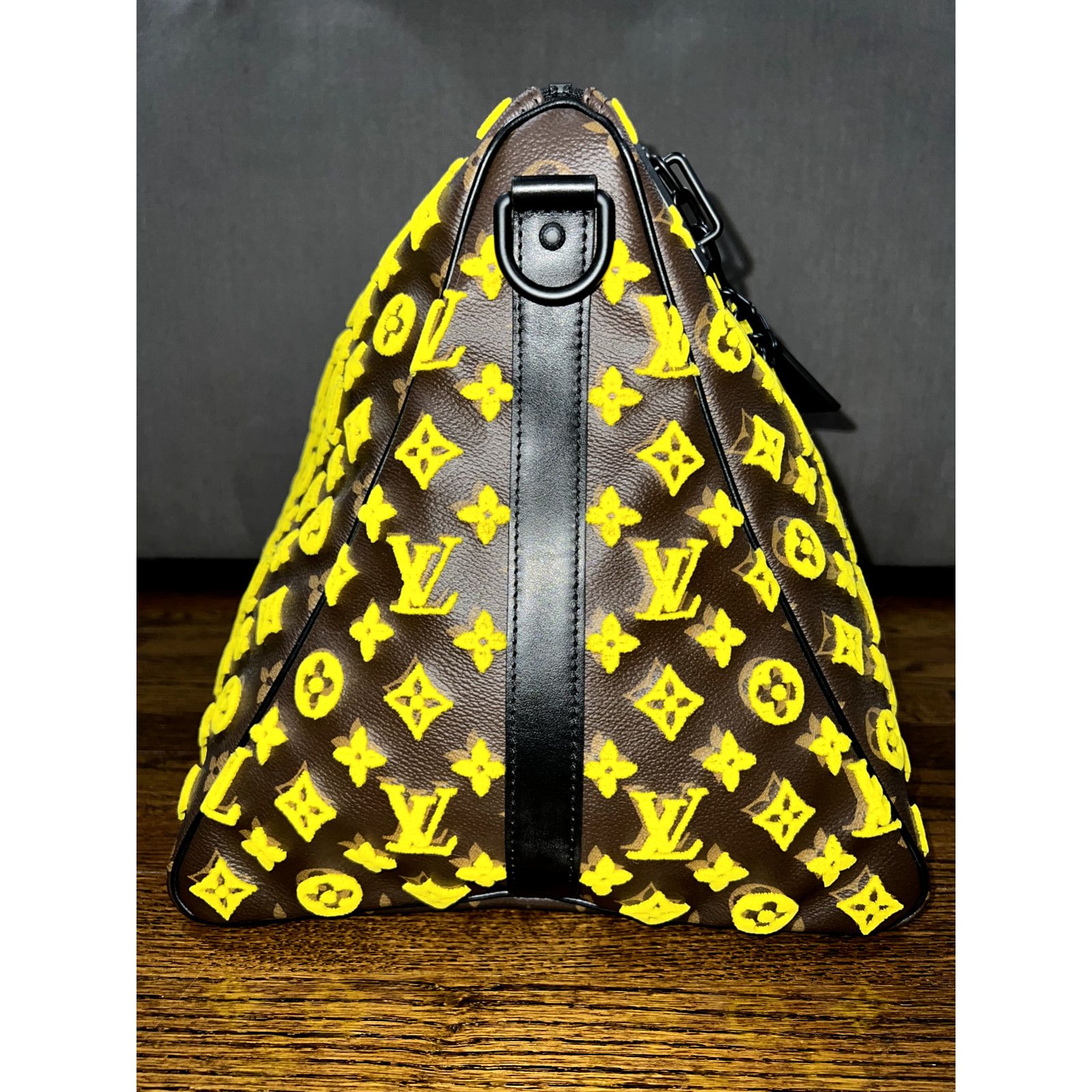Louis Vuitton Louis Vuitton Keepall Triangle Bandouliere Duffle Travel Bag Size ONE SIZE - 11 Thumbnail