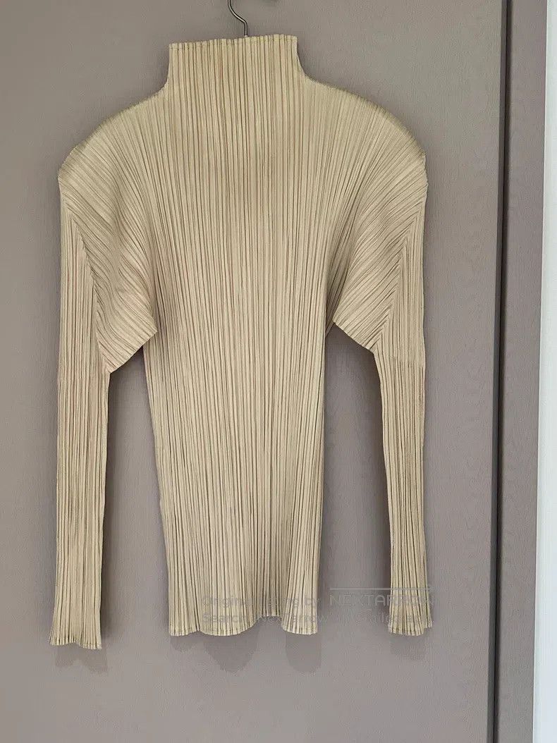 Issey Miyake Issey Miyake Gold Long Sleeve Top Size XXL / US 16-18 / IT 52-54 - 2 Thumbnail