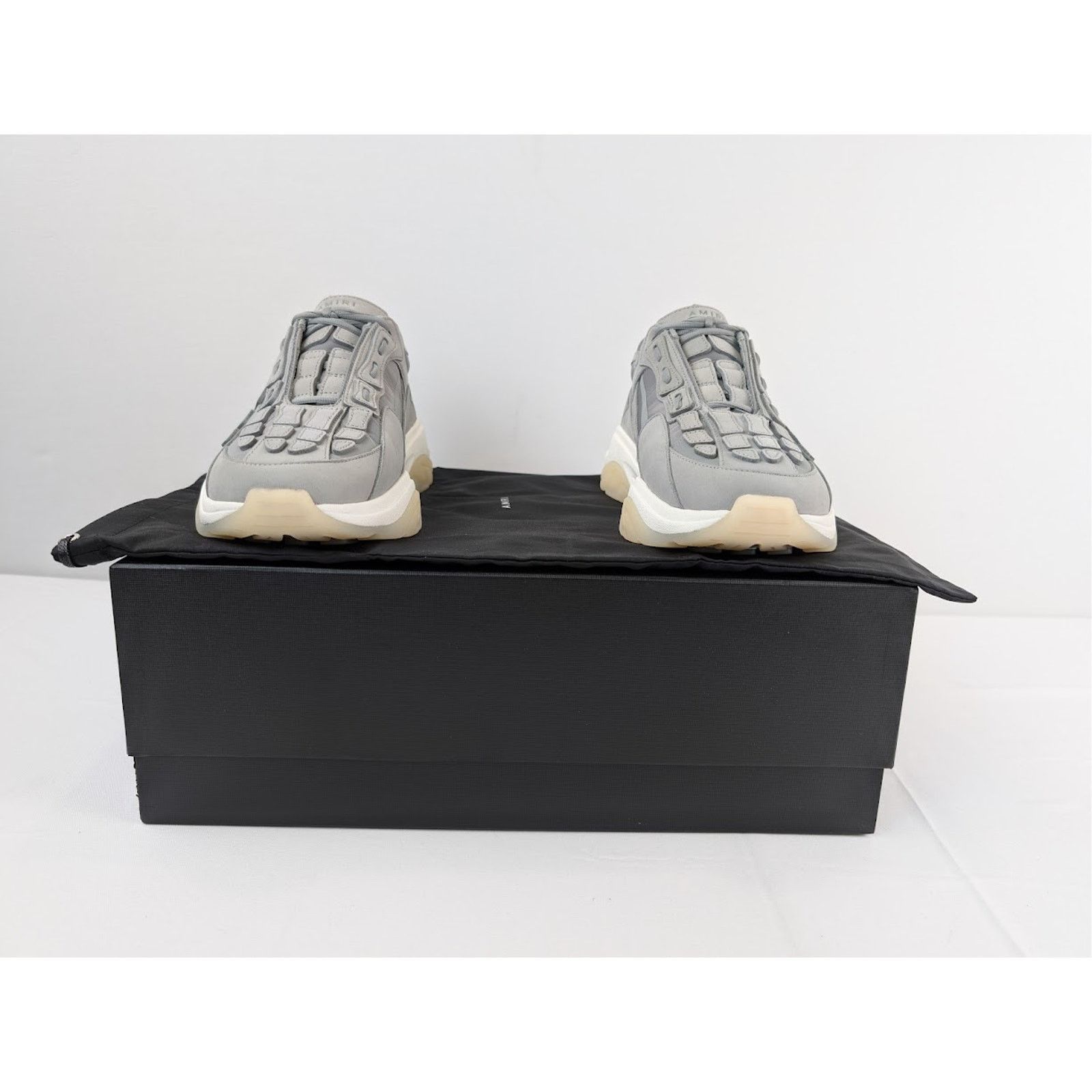 o1rshd1 Q:2 / Bone Runner in Gray