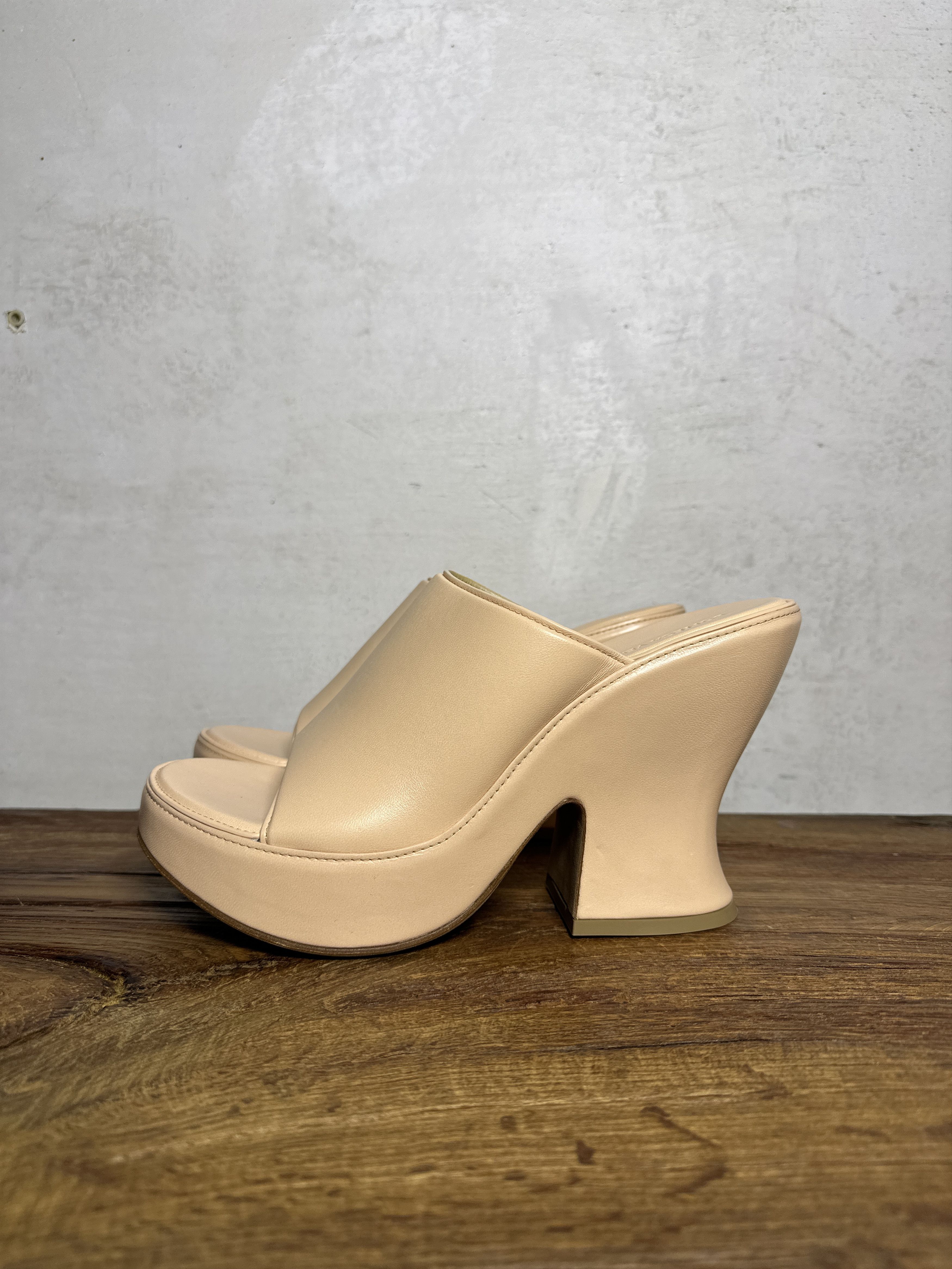 Bottega Veneta Bottega Veneta Cream Wedge Heeled Sandals Size US 10 / IT 40 - 1 Thumbnail