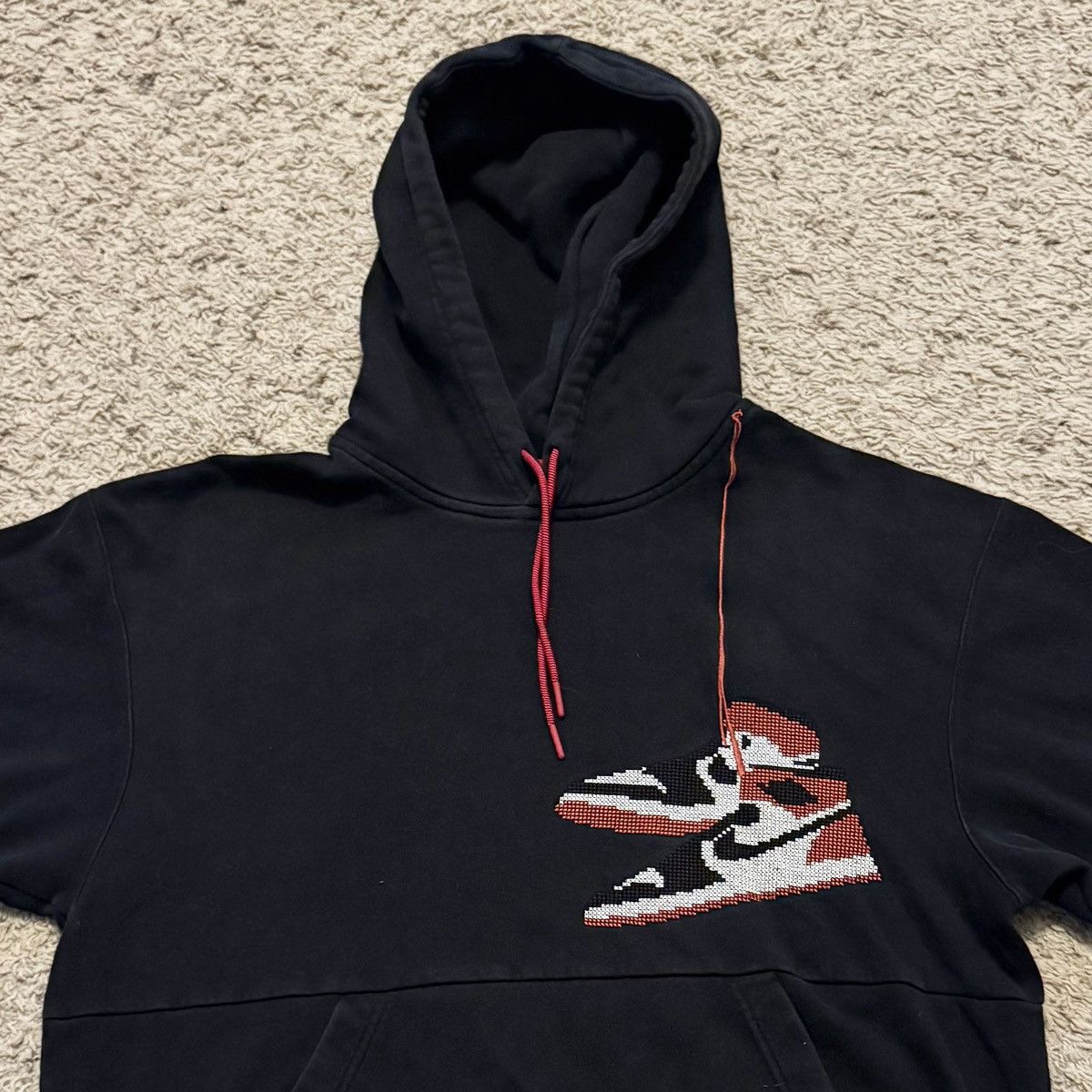 Jordan Brand VINTAGE NIKE JORDAN BRAND SNEAKER HOODIE Size US M / EU 48-50 / 2 - 3 Thumbnail