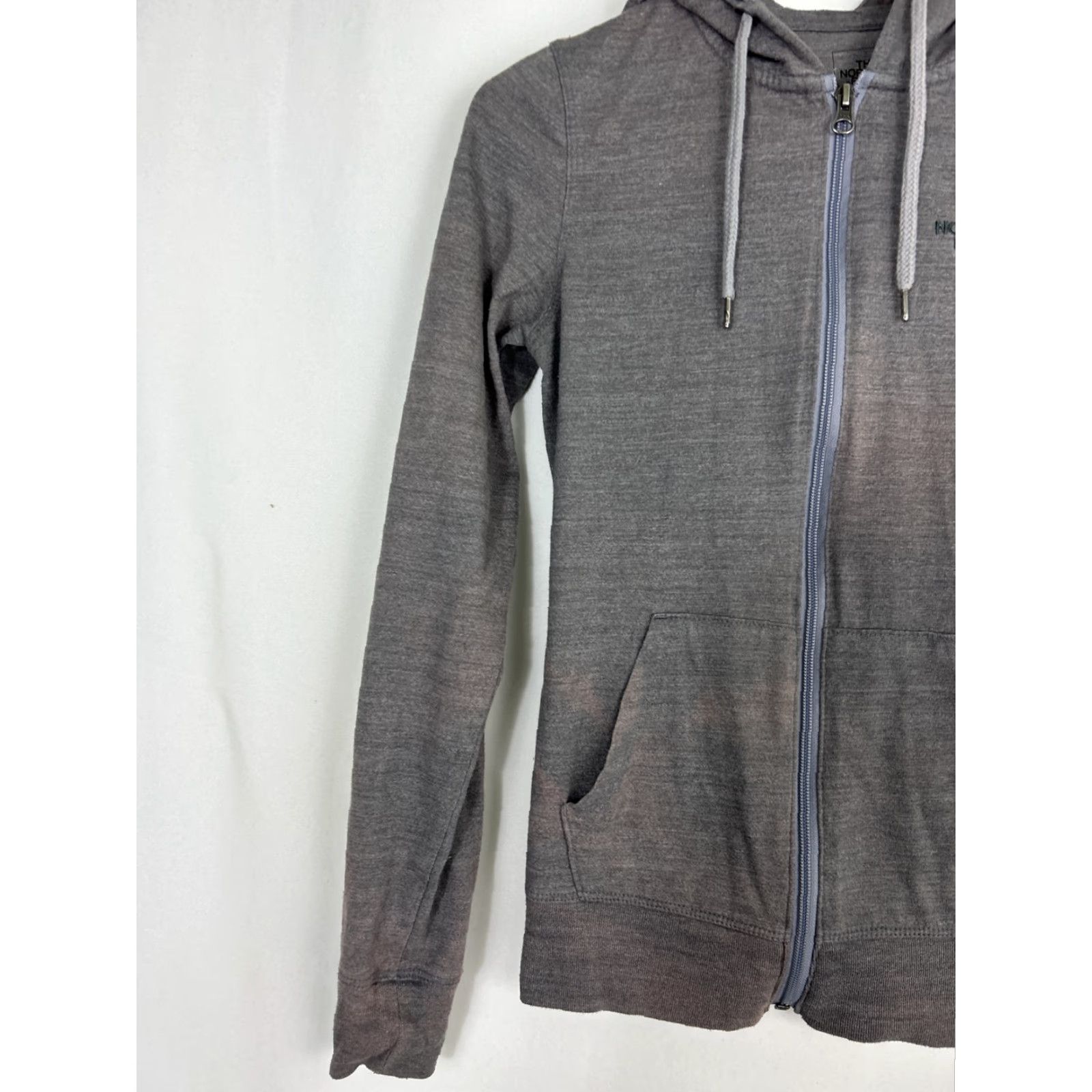 The North Face The North Face Womens XS Full Zip Lightweight Hoodie Gray Polyester Blend Hoodie Womens XS Gray 90s Activewear Mens? Size XS / US 0-2 / IT 36-38 - 2 Thumbnail