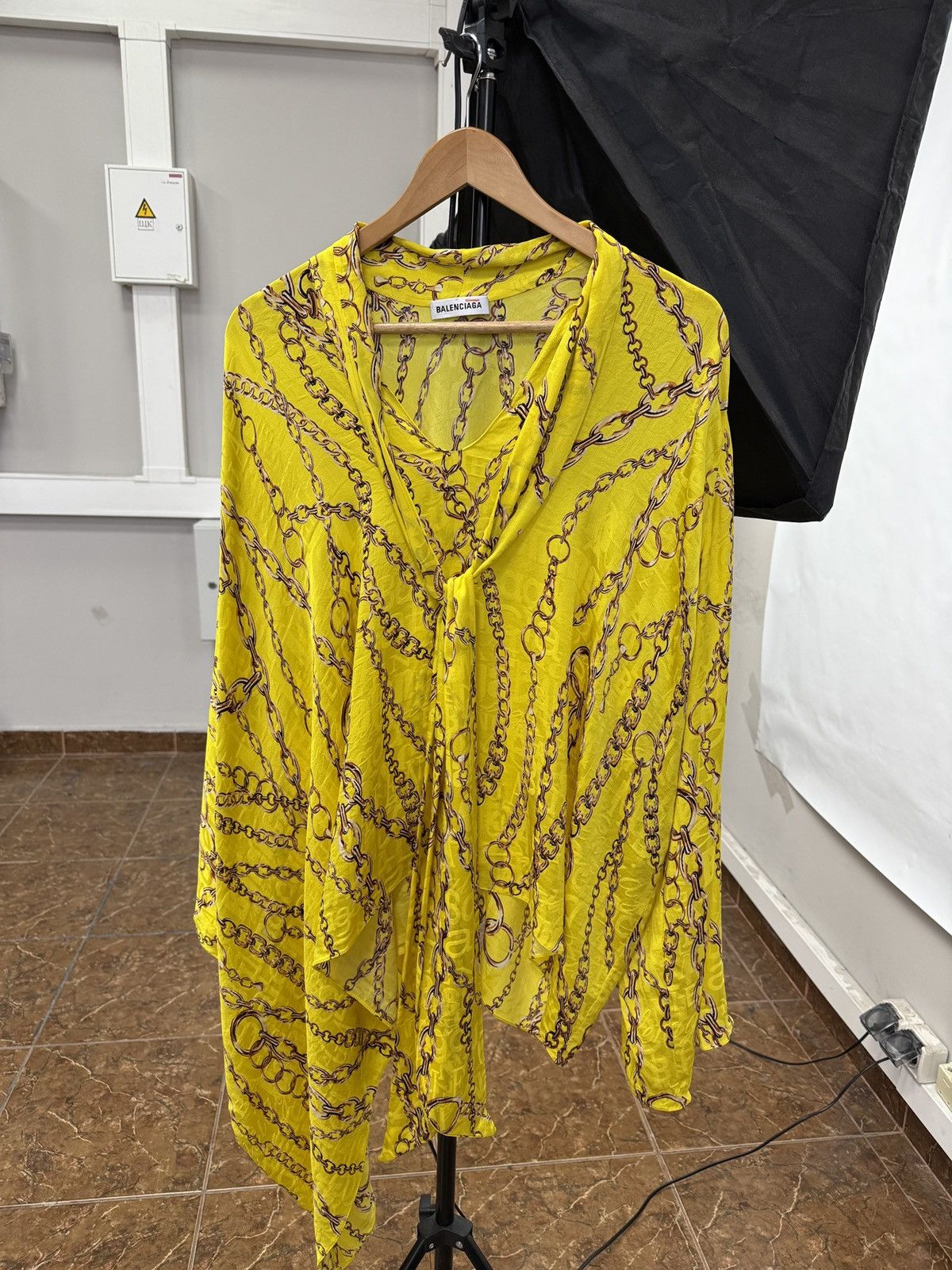 Balenciaga 🇮🇹 SS19 Balenciaga Chain Print Silk Blouse Baroque Style Size ONE SIZE - 2 Thumbnail
