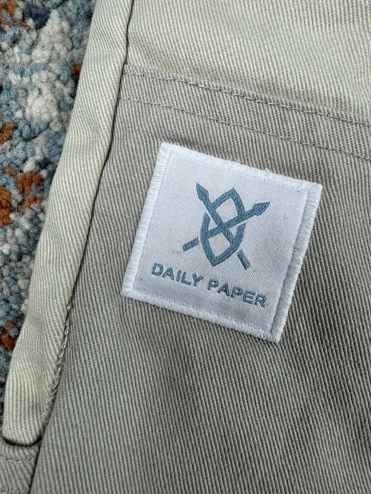 Daily Paper Daily Paper patchwork cargo style logo shorts earth tones Size US 30 / EU 46 - 8 Thumbnail