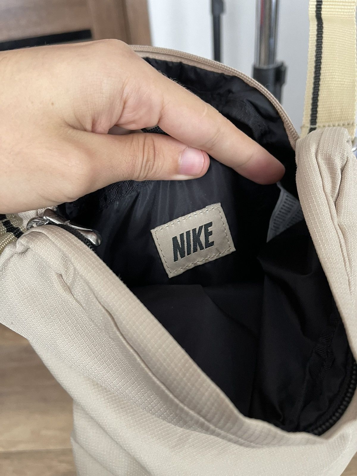 Nike Nike Crossbody Bag Vintage Metal Logo 90s Size ONE SIZE - 13 Thumbnail