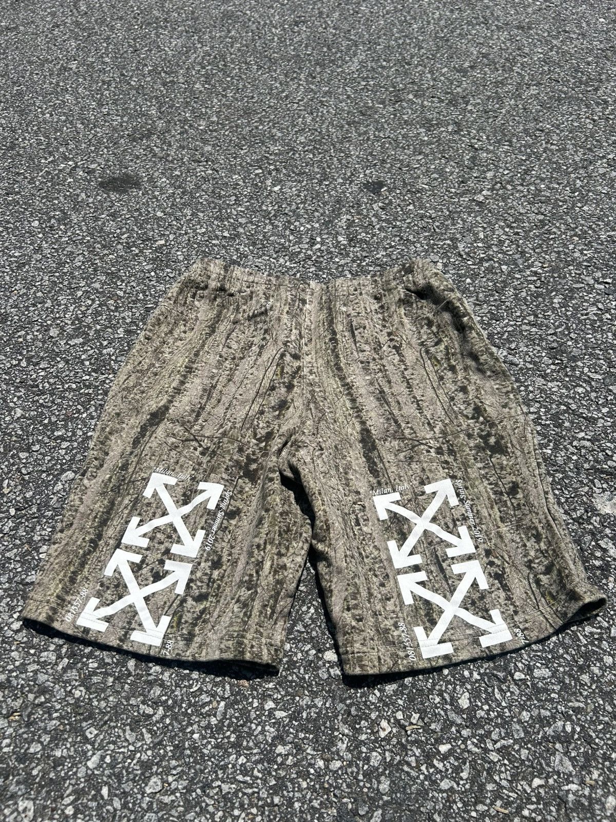 Off-White Off-White Green Real Camo Shorts Size US 26 / EU 42 - 1 Thumbnail