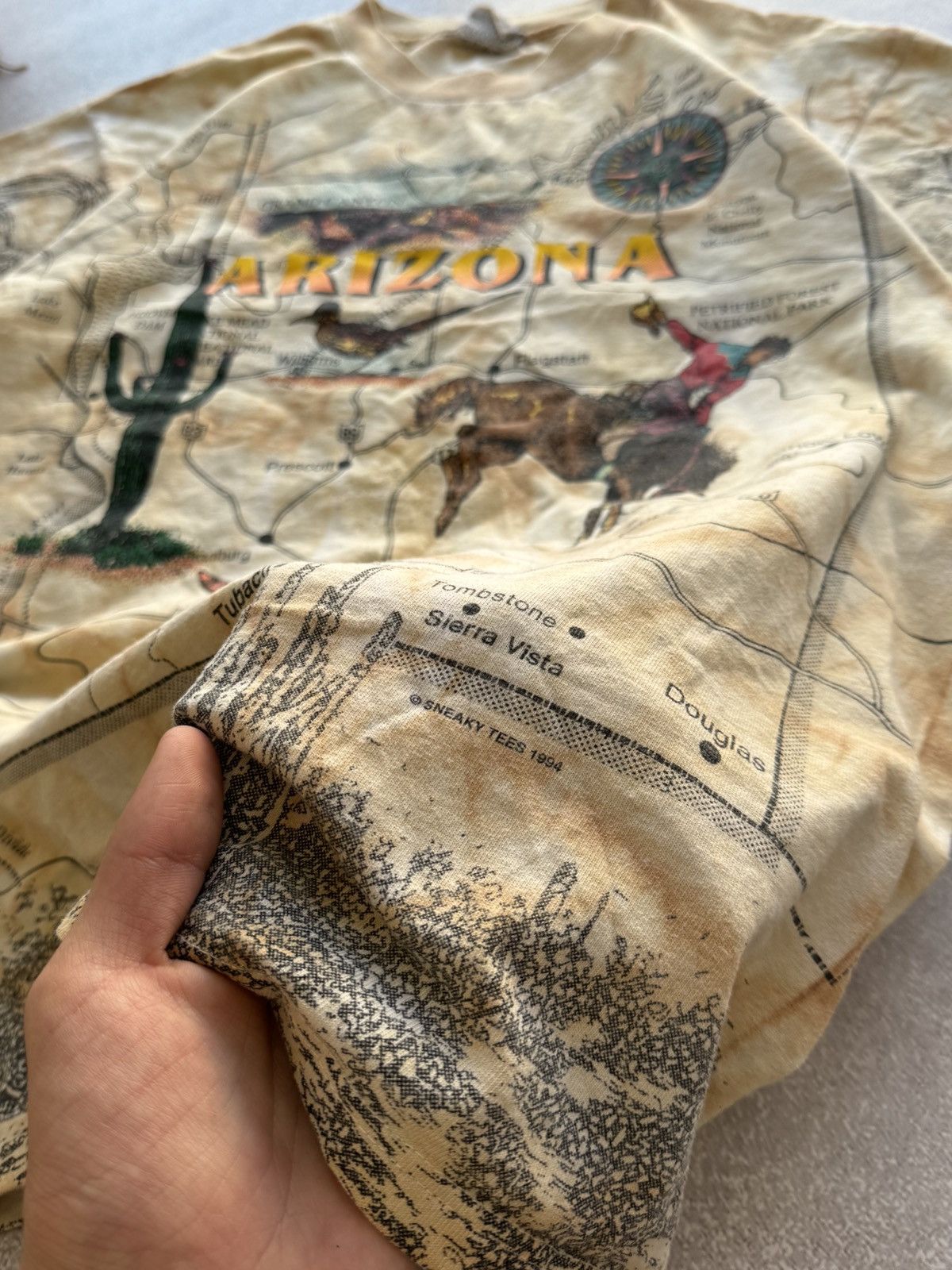 Gildan Vintage Arizona 1994 over print map Tee Size US L / EU 52-54 / 3 - 6 Thumbnail