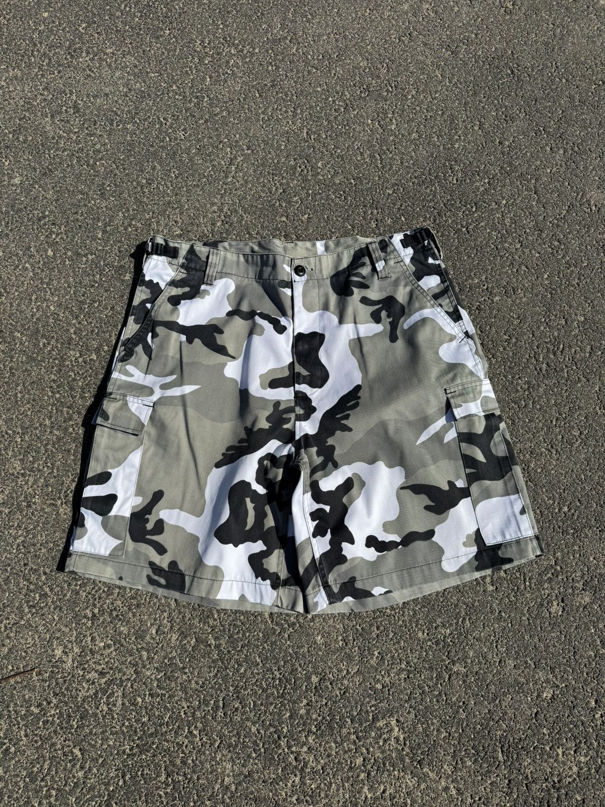 Japanese Brand Japanese Style Camo Jorts Archive avant garde y2k baggy Size US 34 / EU 50 - 5 Thumbnail