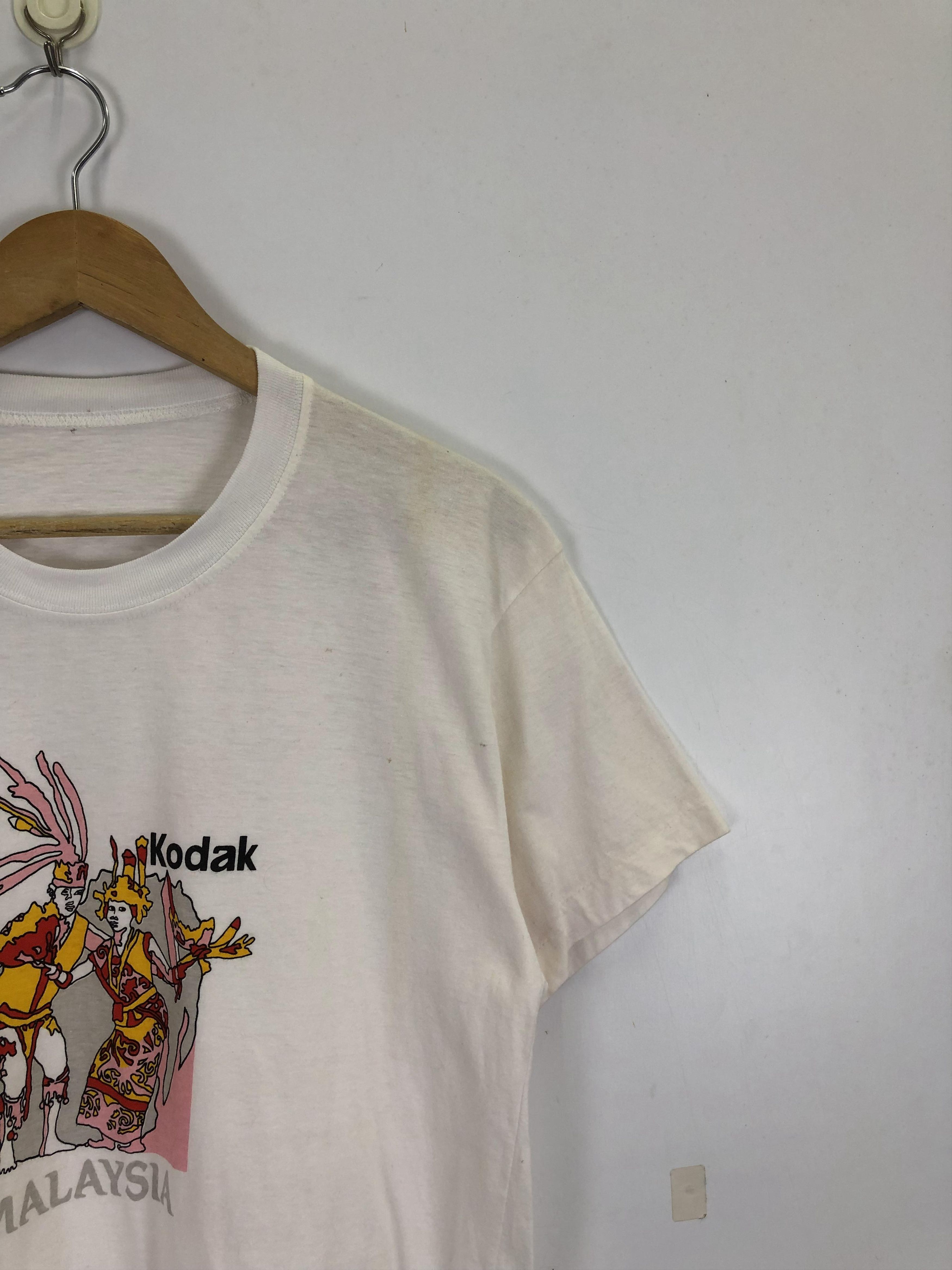 Vintage Vintage 80s Kodak Malaysia Single Stich Tee TA0357 Size US M / EU 48-50 / 2 - 6 Thumbnail