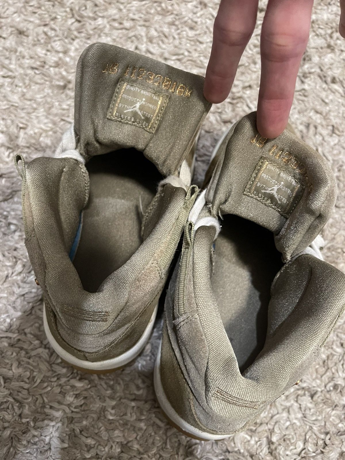Jordan Brand Jordan 11 Women’s “Neutral Olive” Size US 9 / IT 39 - 4 Thumbnail