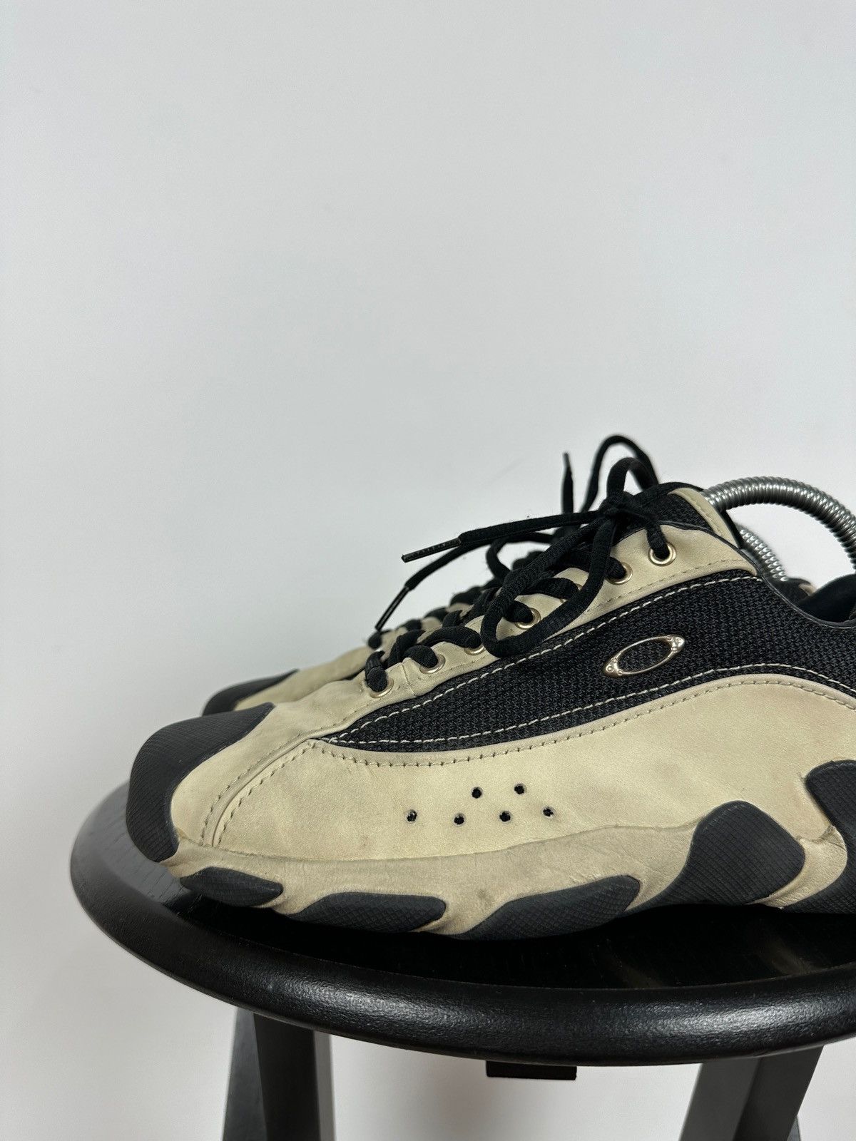 Oakley 00s Vintage Oakley Beige/Black Leather Low Top Sneakers Size US 6.5 / EU 39-40 - 15 Thumbnail