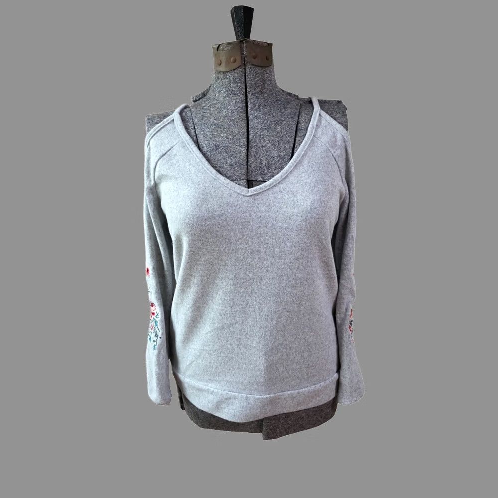 Vintage Rue21 Pullover Sweater Top Women's M Gray Flower Embroidered V-Neck Cold Shoulder Knit Polyester Sweater Ladies M Gray Floral 90s Size M / US 6-8 / IT 42-44 - 1 Thumbnail