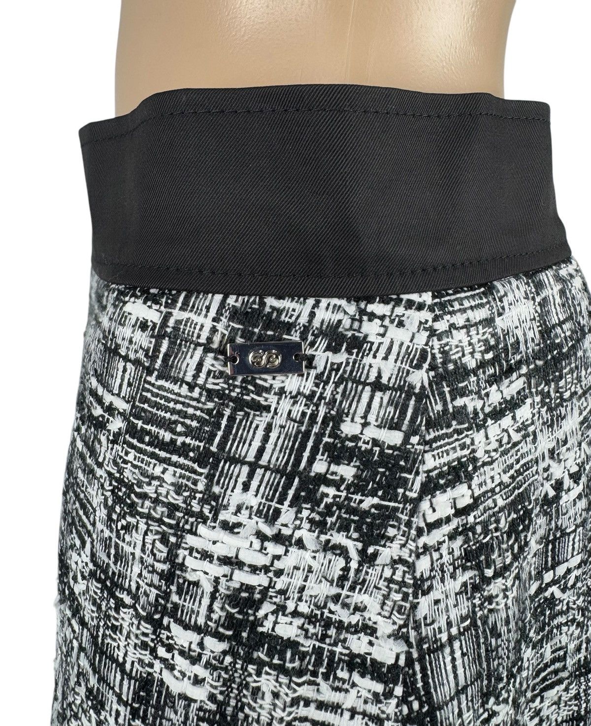 Escada × Escada Sport Escada Sport Rinya Skirt Woven Acrylic size DE36 IT42 Size 28" / US 6 / IT 42 - 6 Thumbnail