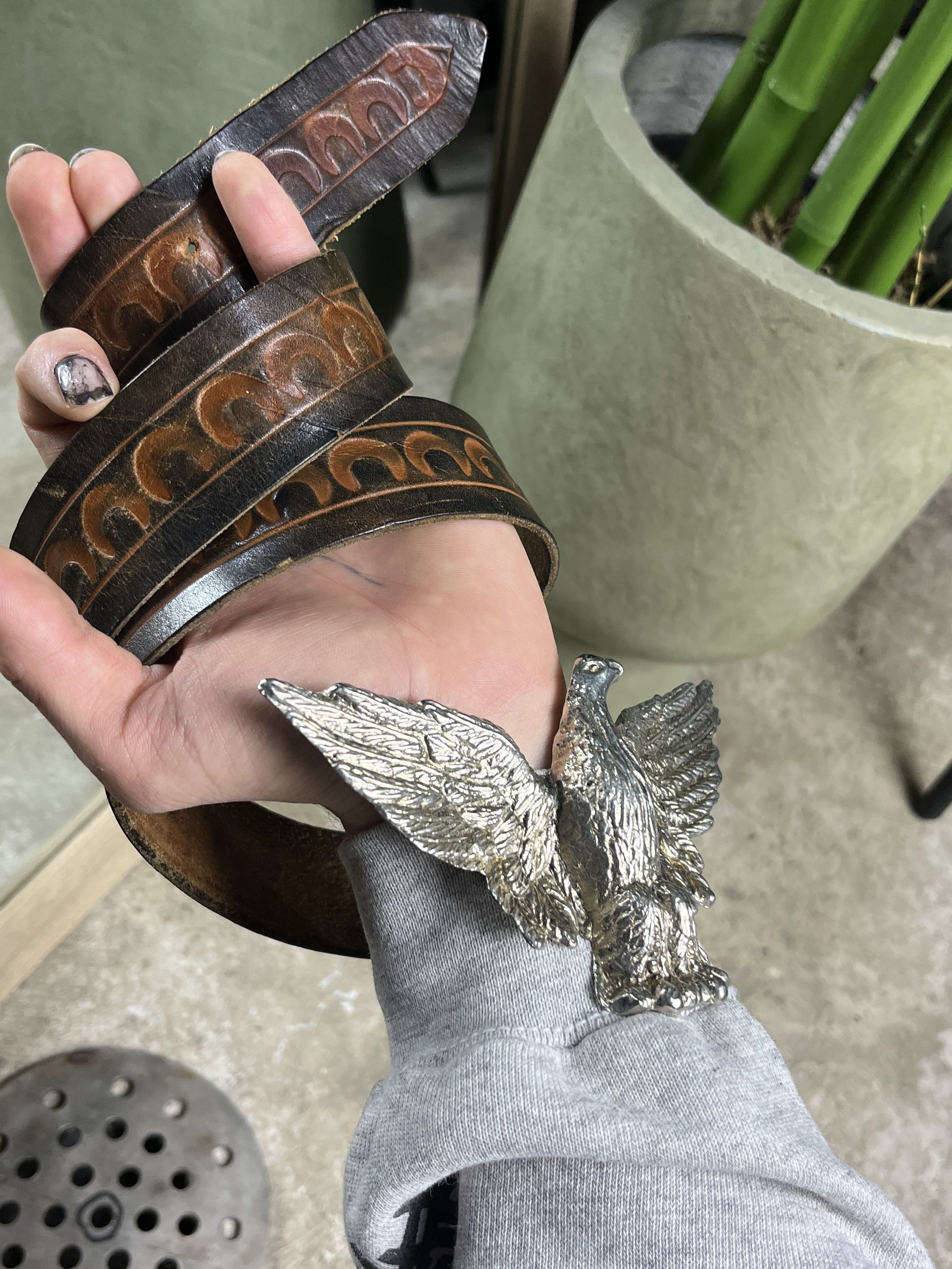 Other BROWN TOOLED LEATHER EAGLE BUCKLE BELT - № 4519 Size ONE SIZE - 3 Thumbnail