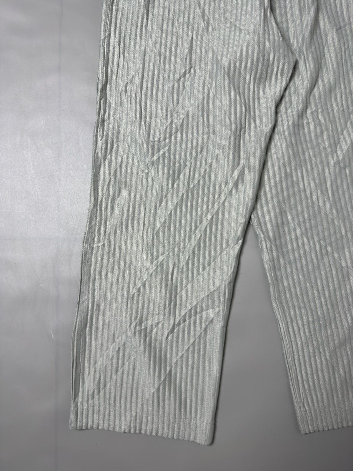 Homme Plisse Issey Miyake × Issey Miyake Homme plisse — Casual pants Size US 26 / EU 42 - 10 Thumbnail