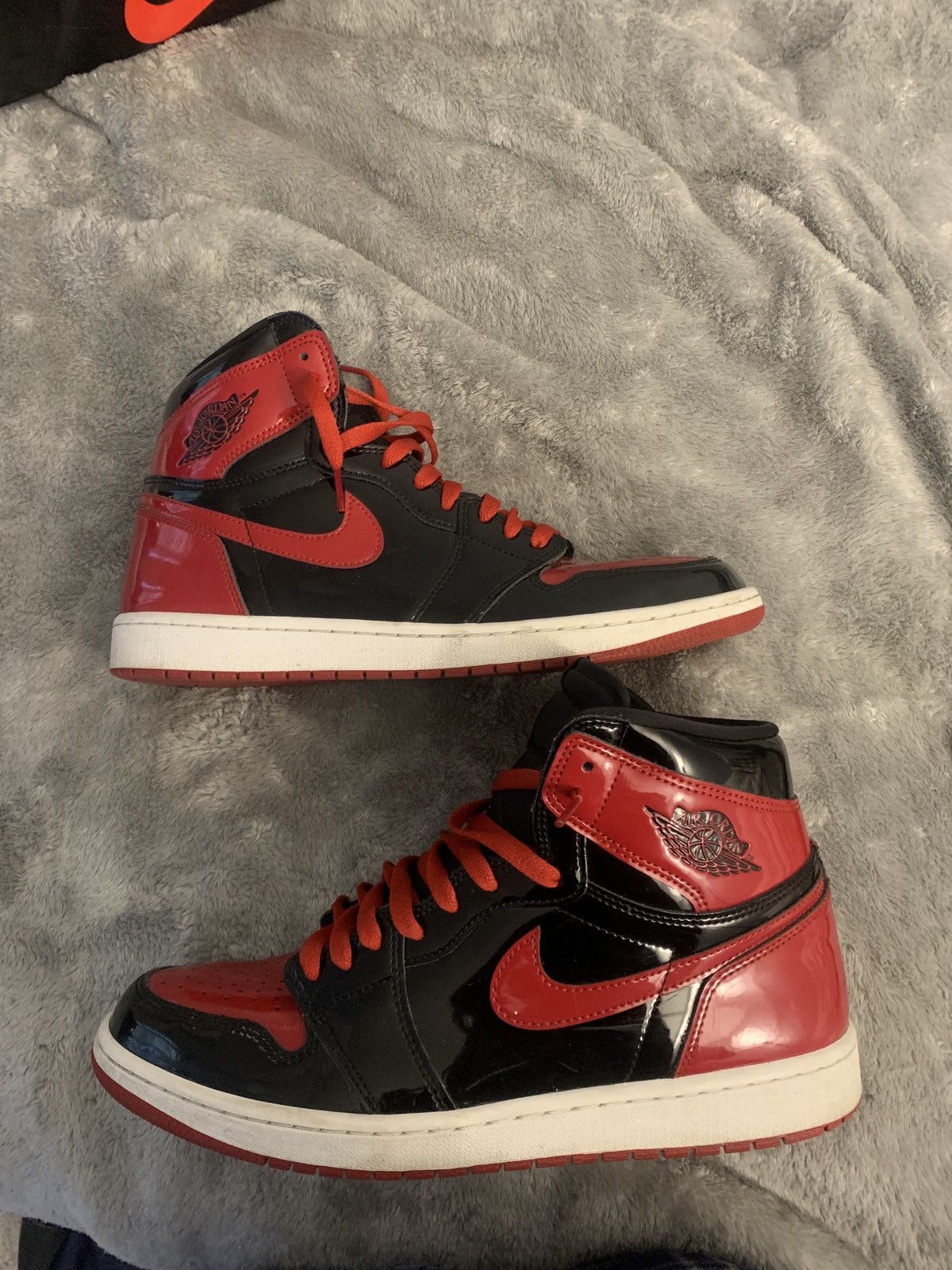 Jordan Brand Air jordan 1 retro high og Size US 12 / EU 45 - 2 Thumbnail