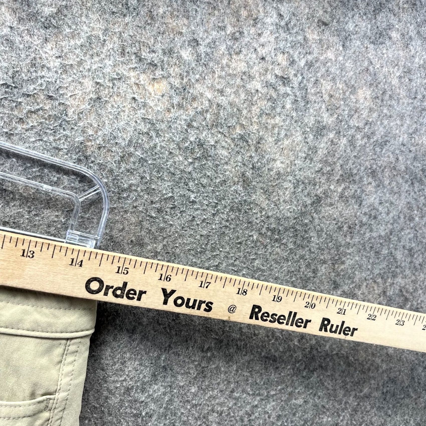 Eddie Bauer VINTAGE? No — Eddie Bauer Pants Womens 4 Beige Capri Knit Stretch Flat Front Casual Travel Regular Size 27" / US 4 / IT 40 - 5 Thumbnail
