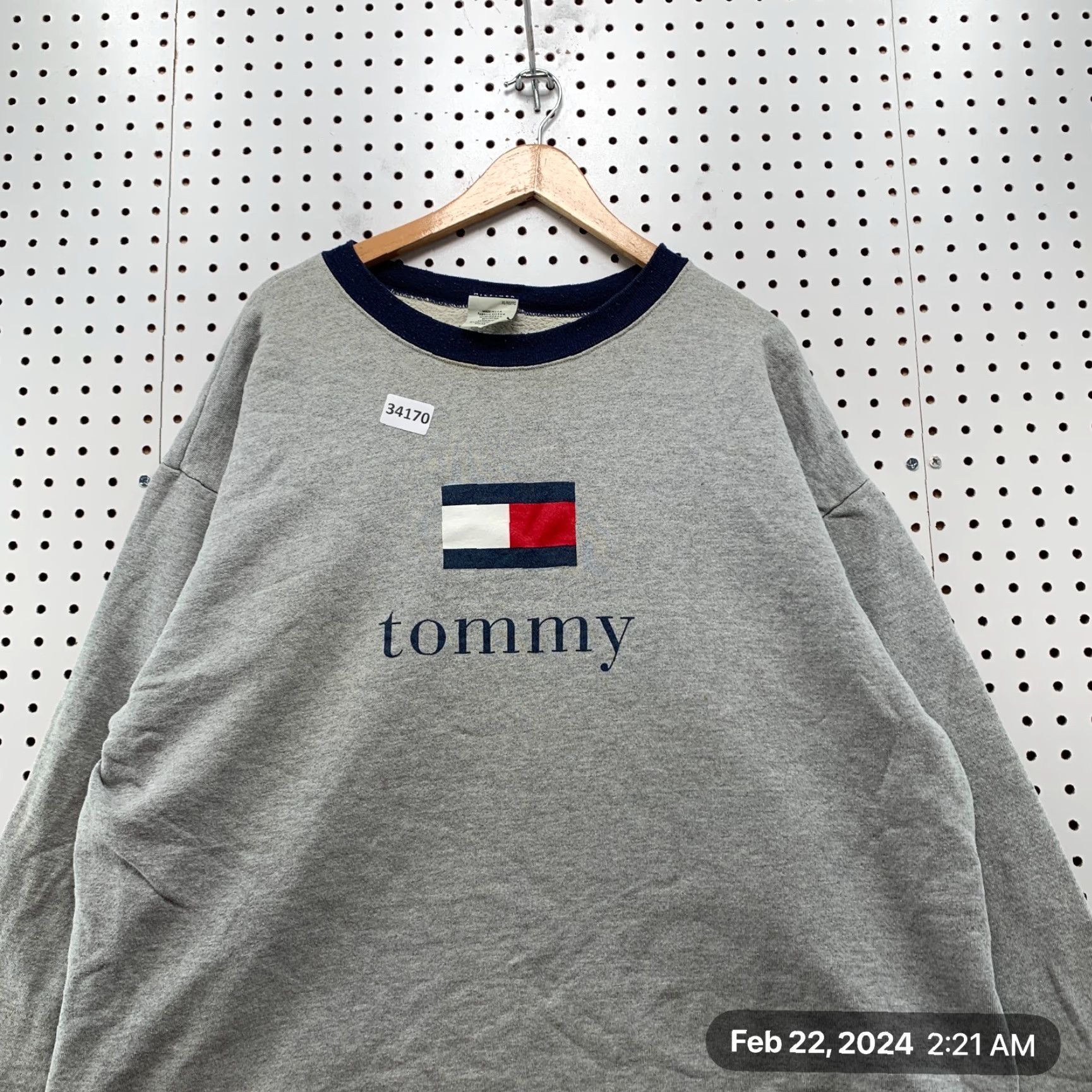 Tommy Hilfiger VINTAGE Tommy Hilfiger Long Sleeve Shirt Mens XL Gray Flag Logo Made in USA Size US XL / EU 56 / 4 - 2 Thumbnail