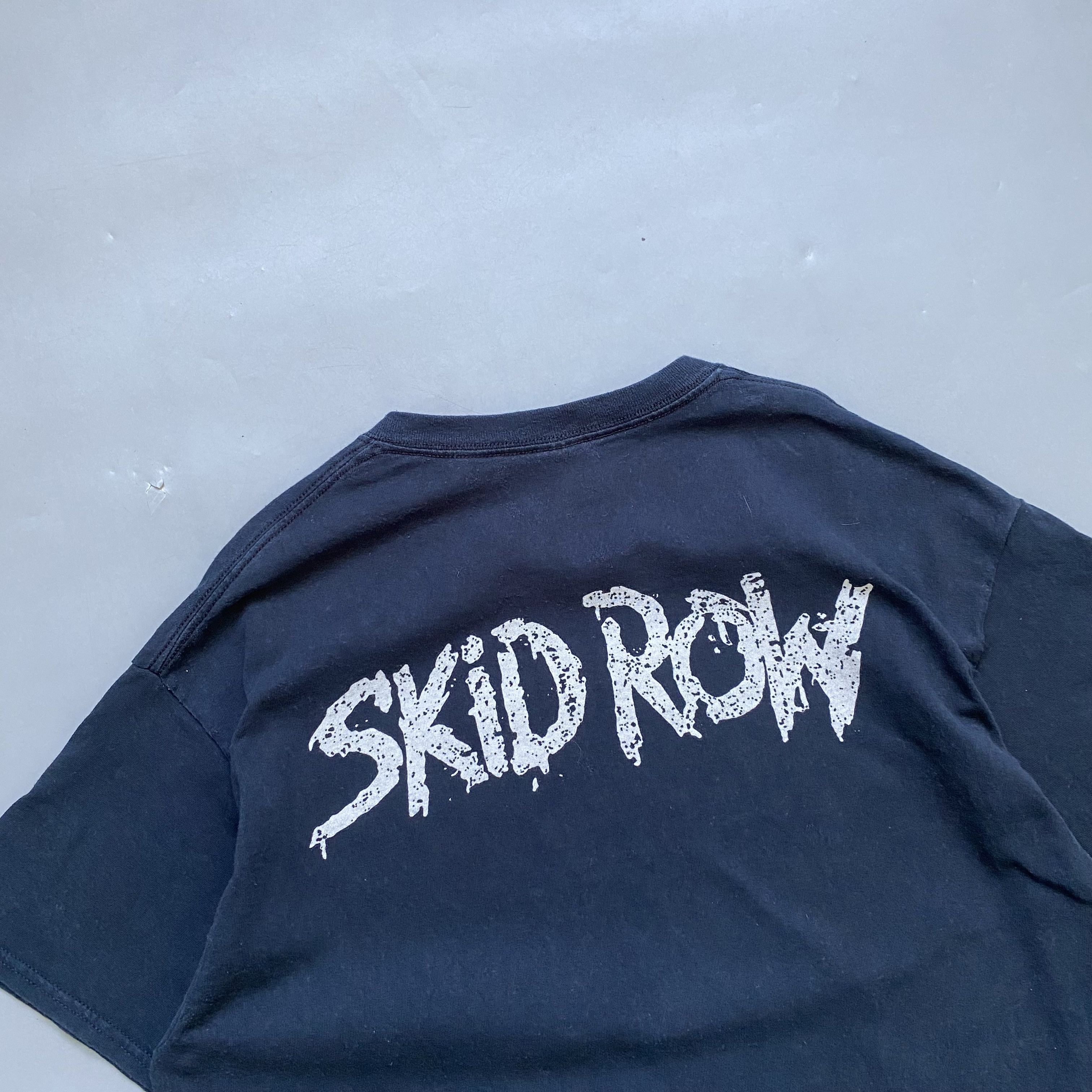 Band Tees 🎸 Vintage SKID ROW rock band tee Y2K heavy metal Size US M / EU 48-50 / 2 - 8 Thumbnail