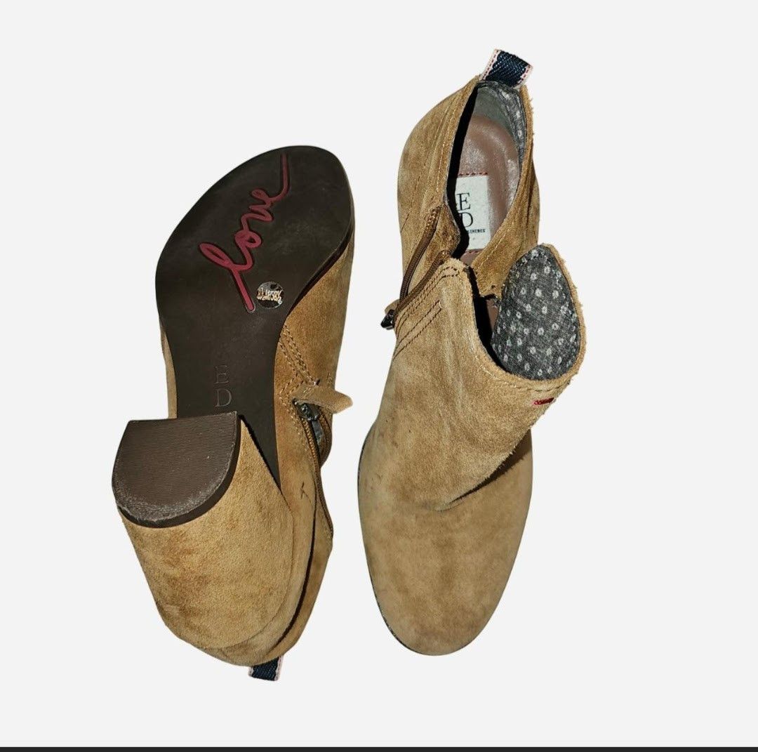 Other Ellen DeGeneres Tan suede ankle boots Size US 8.5 / IT 38.5 - 2 Thumbnail