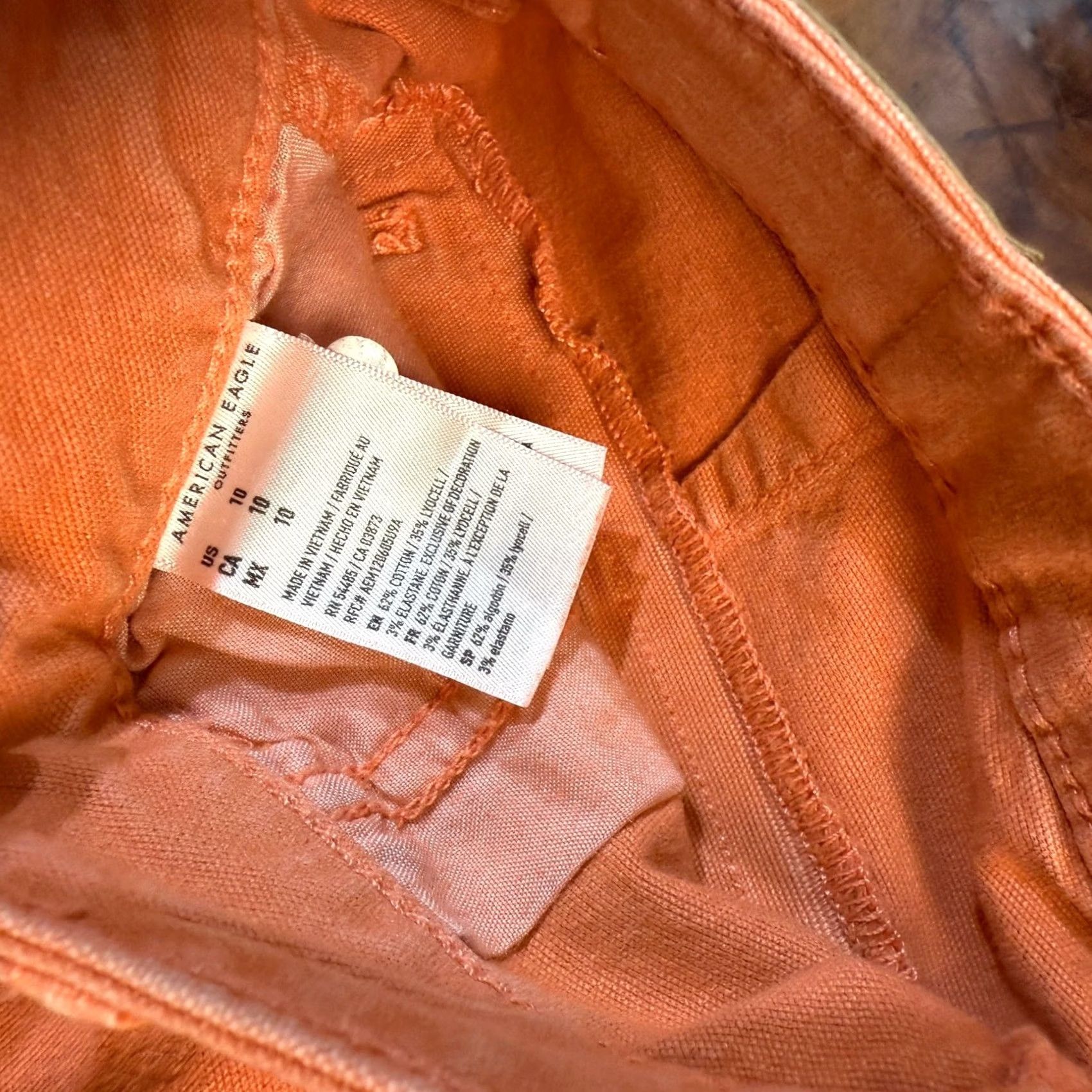 American Eagle Outfitters VINTAGE American Eagle Women's Bermuda Shorts 30W 10 Orange Denim High Rise 90s Walking Busy Women Mens Size 30" / US 8 / IT 44 - 4 Thumbnail
