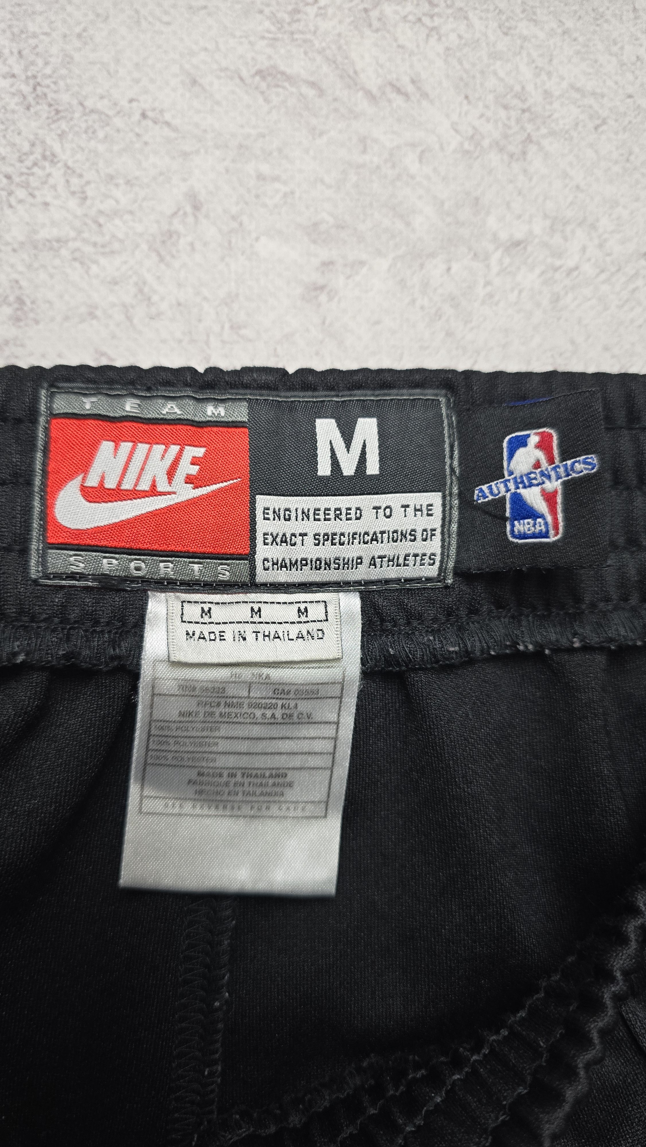 Nike VTG Nike Chicago Bulls Tear Away Pants NBA Snap Button M Y2K Size US 32 / EU 48 - 11 Thumbnail