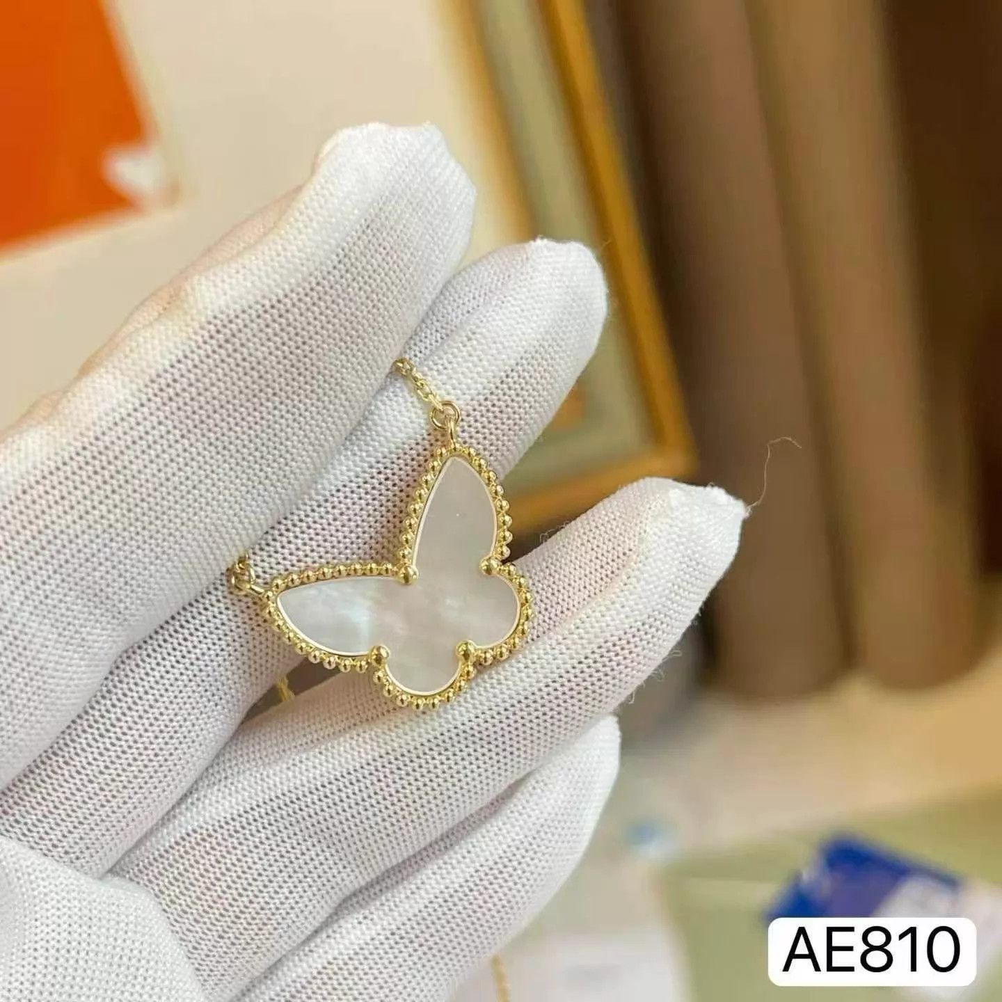Van Cleef & Arpels VCA White MOP Large Butterfly Necklace New 22 Full Set AE810 Size ONE SIZE - 5 Thumbnail