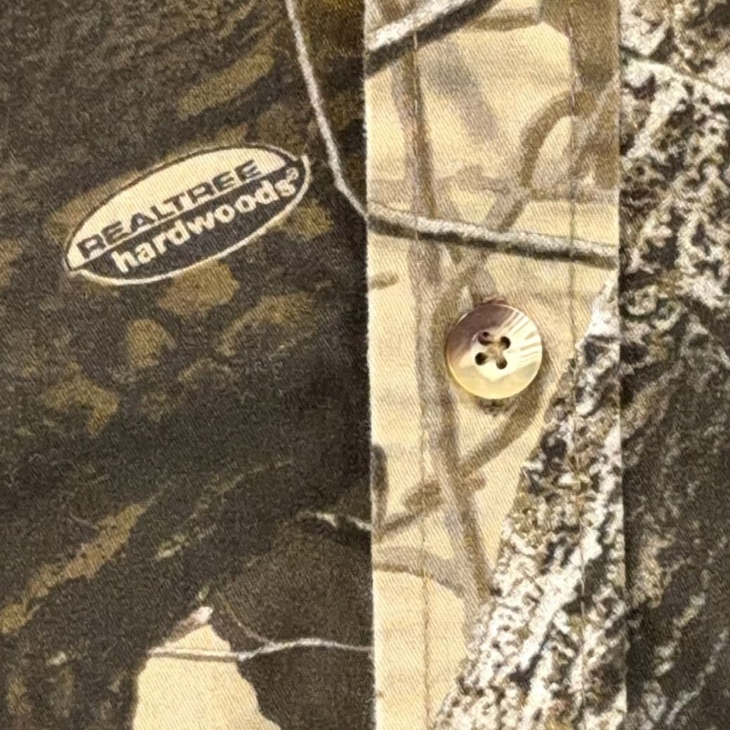 Realtree Remington Shirt Adult MEDIUM Brown Camo Hunting Realtree Hardwoods Outdoor Logo Shirt Size US M / EU 48-50 / 2 - 5 Thumbnail