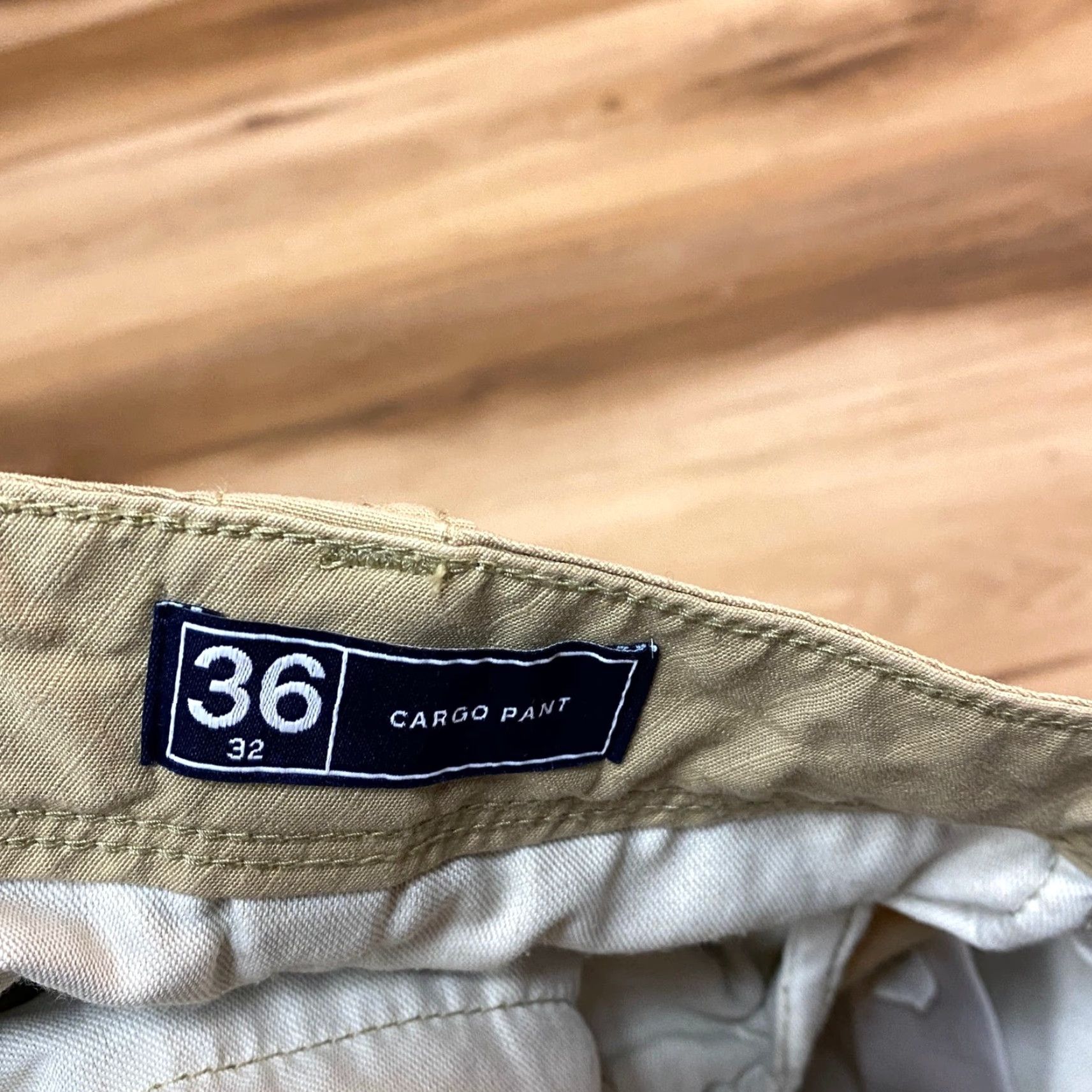 Gap Gap Cargo Pants Mens 36x32 Tan Khaki Straight Leg Workwear Casual Utility Pants Mens 36 Beige Cotton Blend Cargo Pocket Pants Mens Regular Mens Size US 36 / EU 52 - 3 Thumbnail