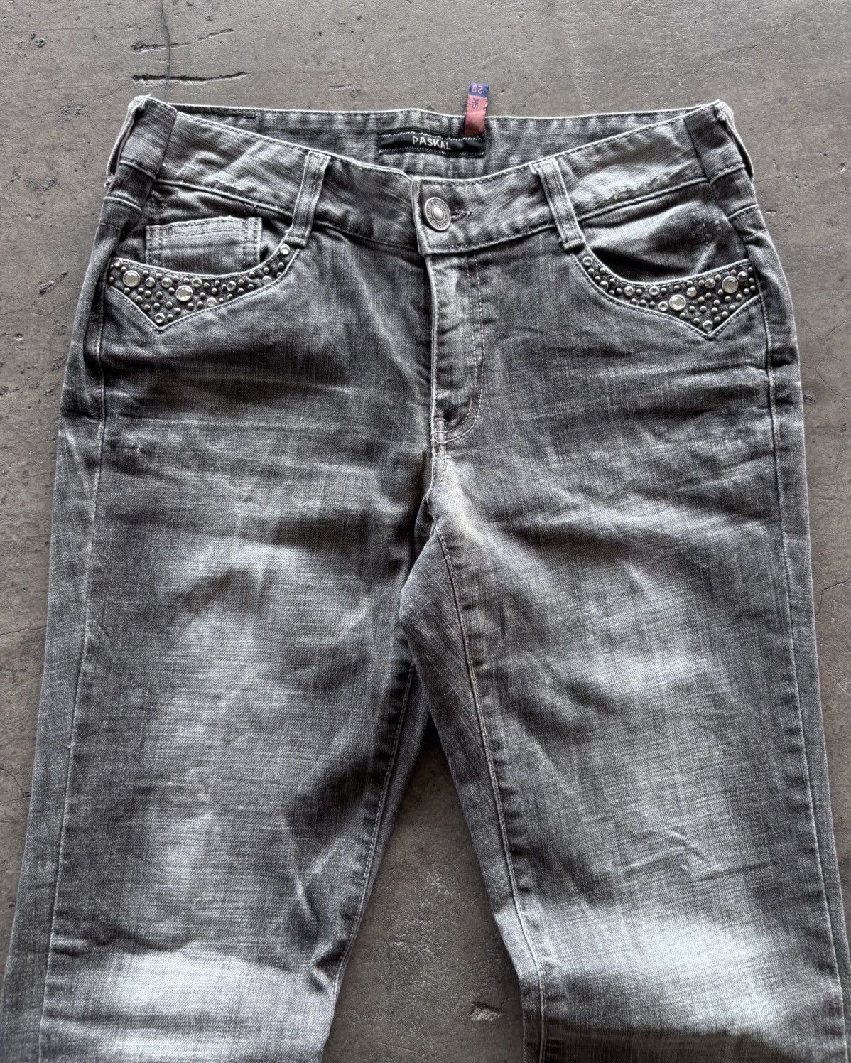 14th Addiction × Japanese Brand × KMRii 2000s Paskal Studed Mud Washed Grey Flared Denim Pants Size US 29 - 3 Thumbnail