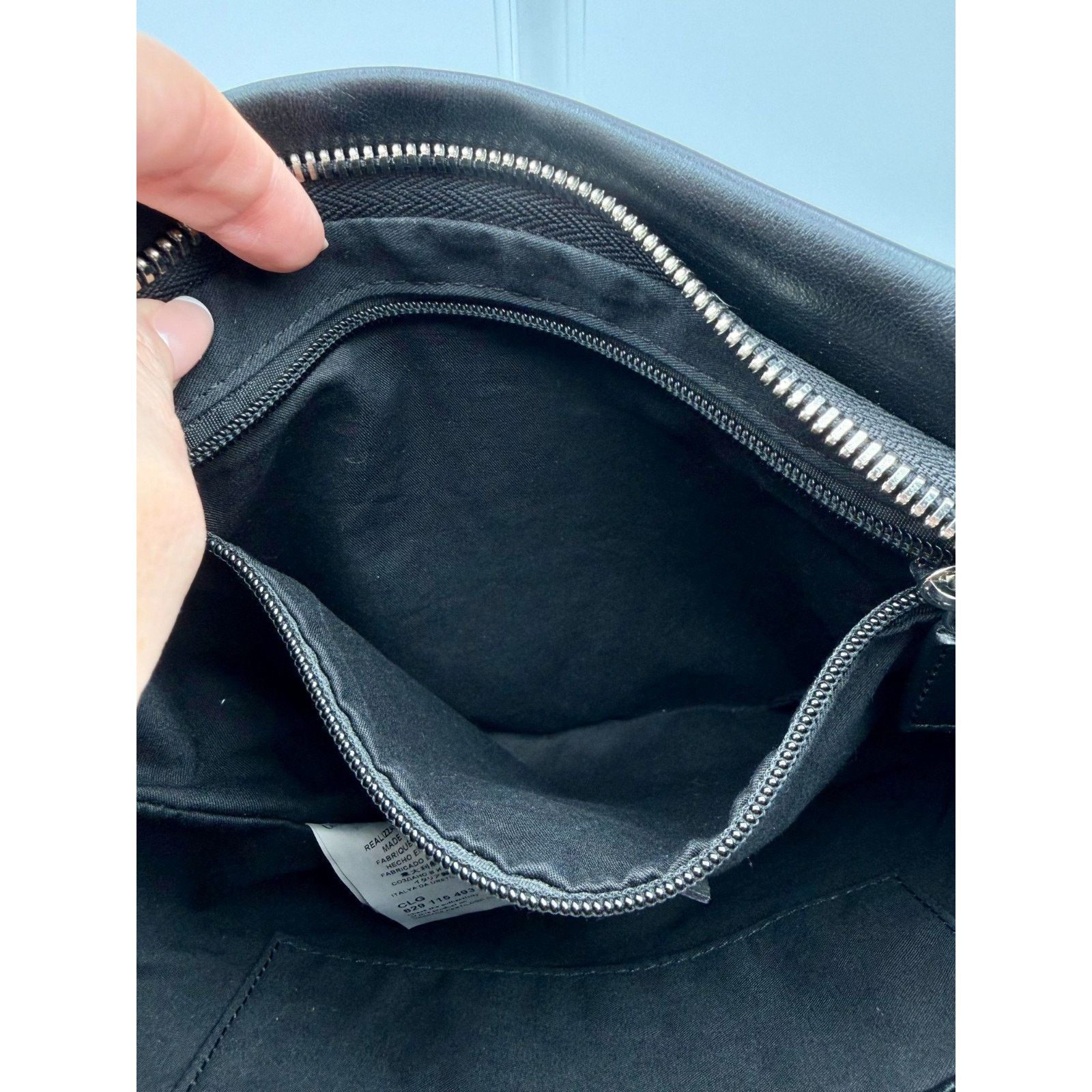 Versace VERSACE VERSUS Black Leather Shoulder Bag MINT COND | COA Size ONE SIZE - 6 Thumbnail