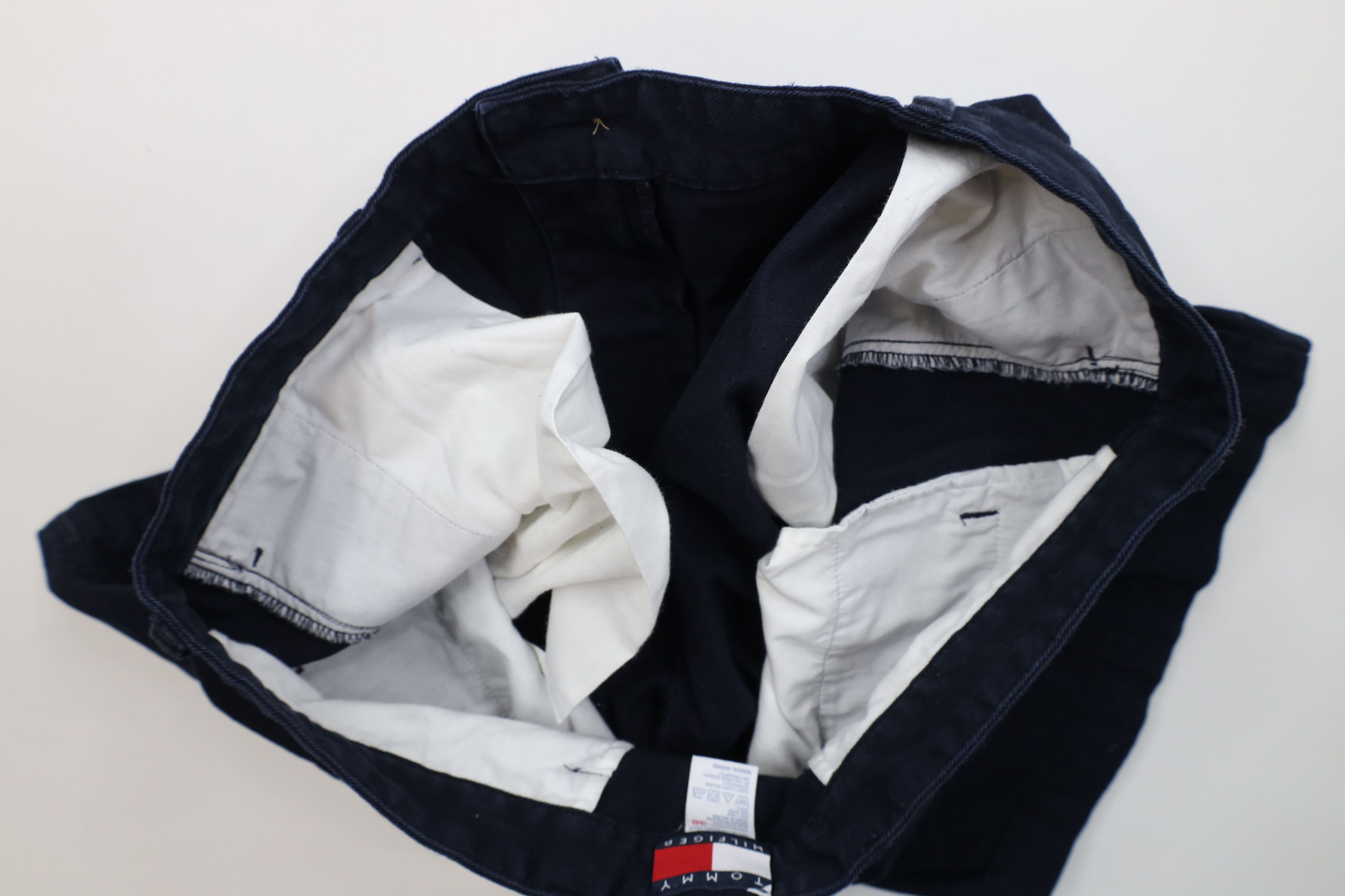 Tommy Hilfiger Vintage 90s Tommy Hilfiger Above Knee Chino Shorts Blue Size US 36 / EU 52 - 12 Thumbnail