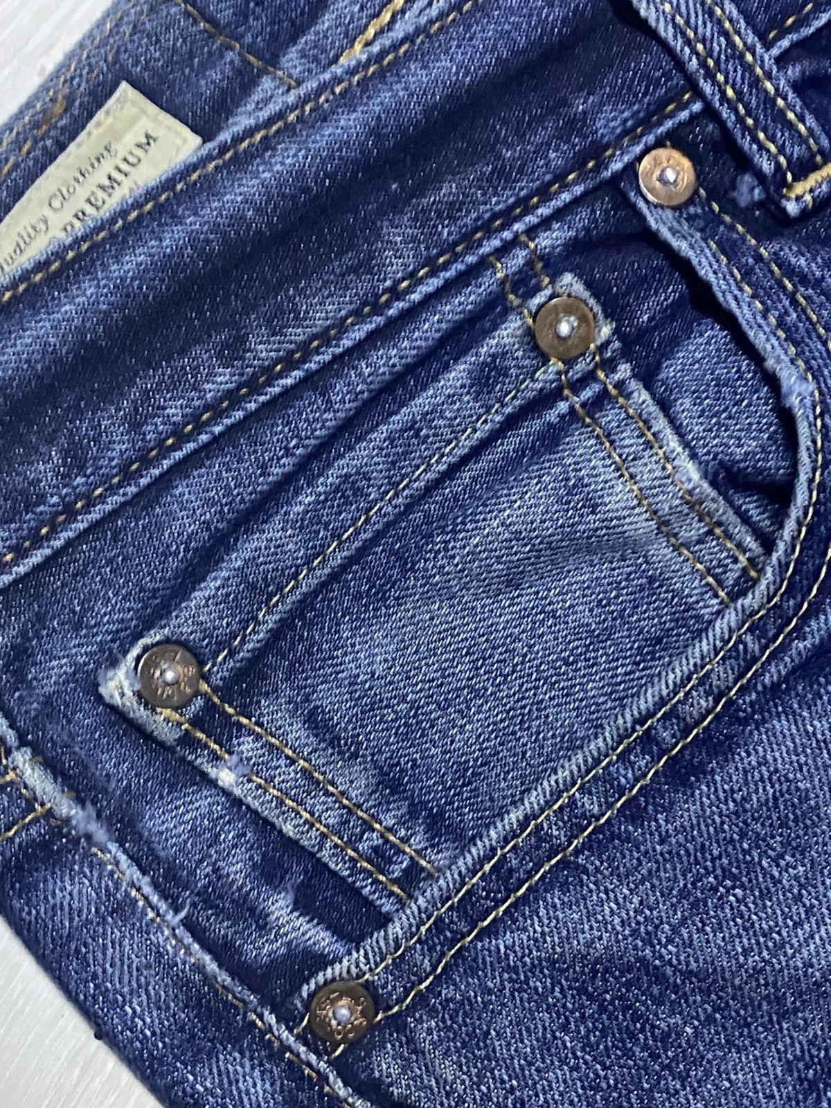 Levi's Vintage Levis 502 ButtonFly Blue Wash Distressed Loose Jeans Size US 33 - 10 Thumbnail
