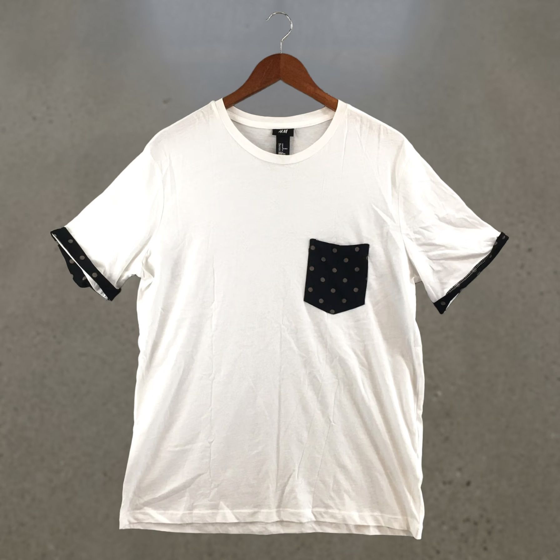 H&M H&M T-Shirts Womens M White Cotton Short Sleeve Pullover Round Neck Comfort Shirt Womens M White Cotton Short Sleeve Pullover Round Neck Comfort Size M / US 6-8 / IT 42-44 - 1 Thumbnail