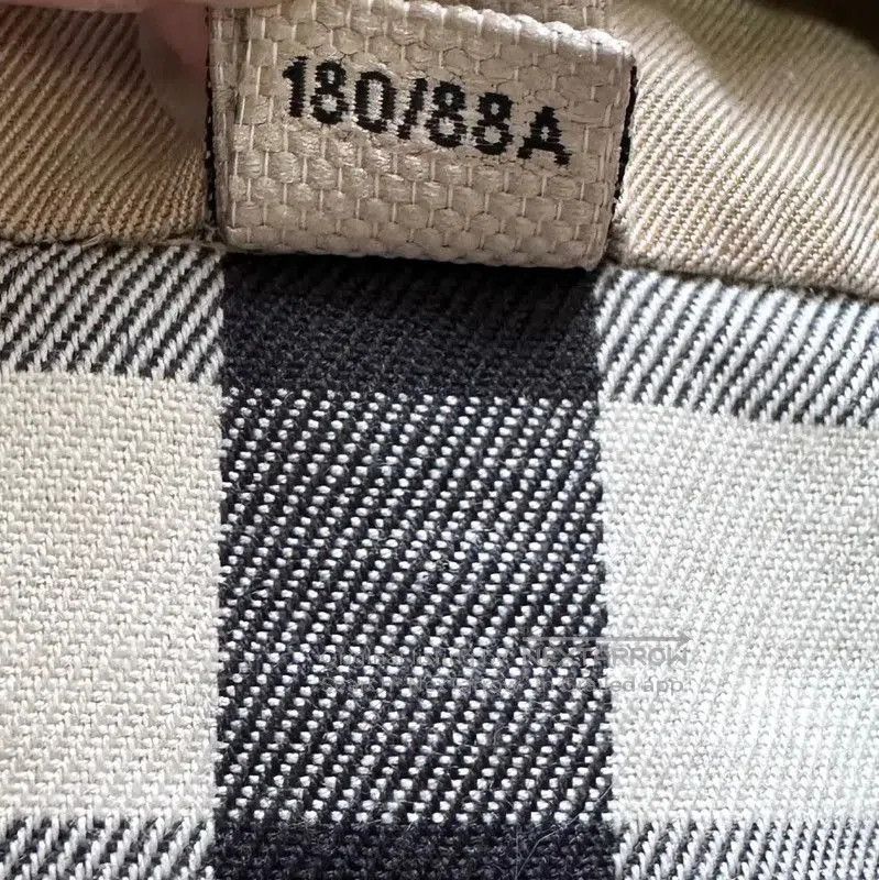Burberry Burberry Classic Khaki Cotton Trench Coat. Size L / US 10 / IT 46 - 4 Thumbnail