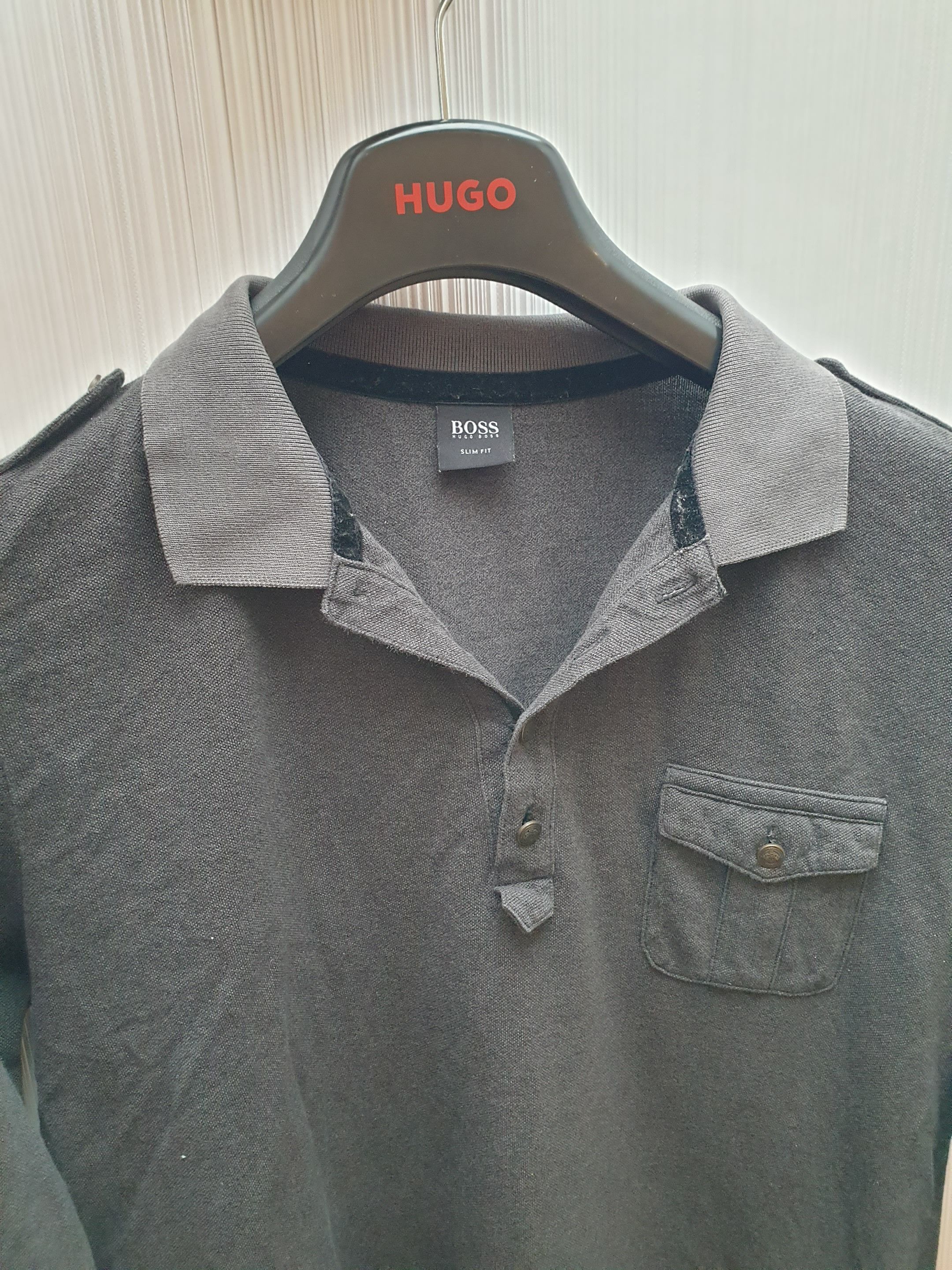 Hugo Boss Longsleeve. Tags on buttons. Size US M / EU 48-50 / 2 - 3 Thumbnail