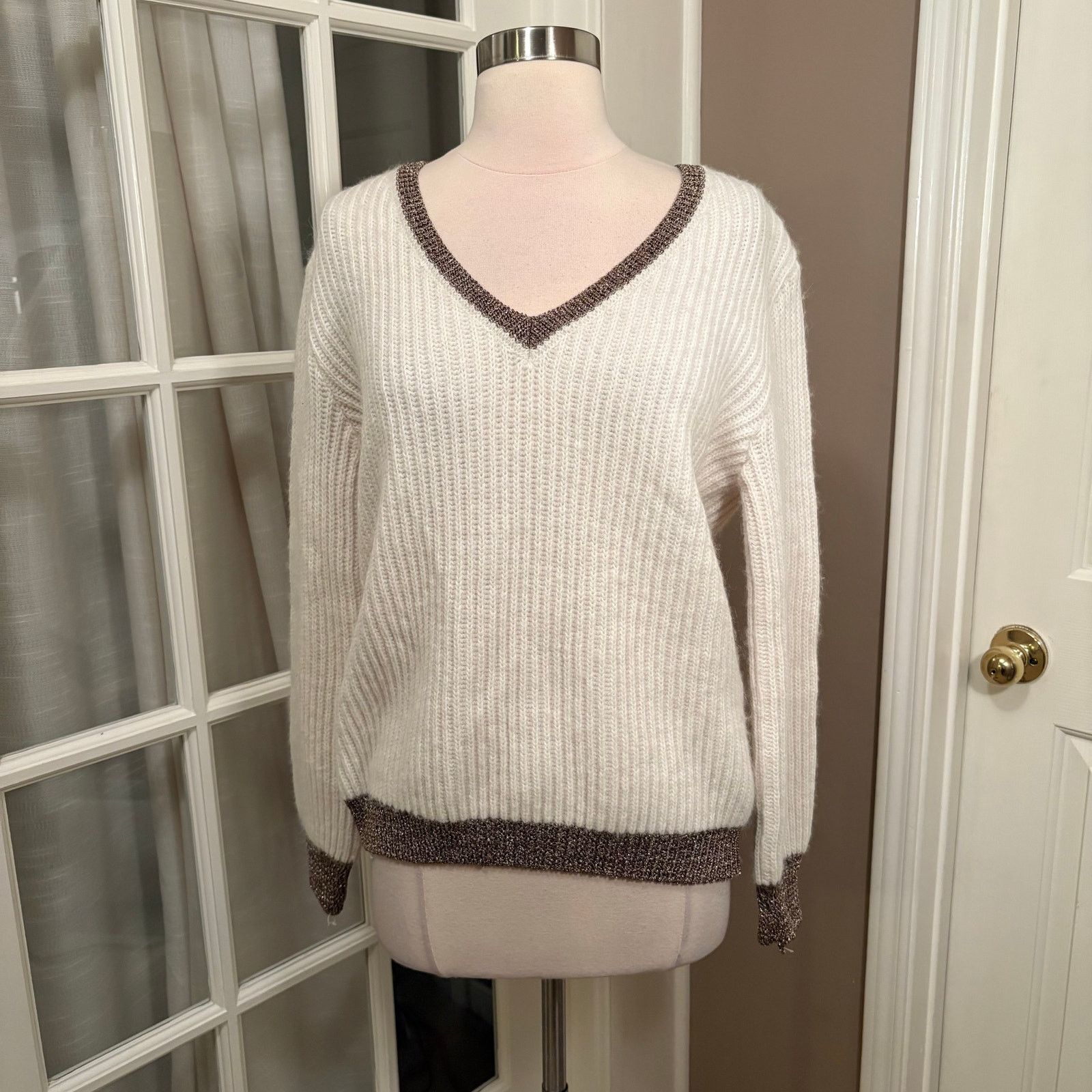 Other Morgan de Toi Alpaca Wool Blend V Neck Sweater L Off White Size L / US 10 / IT 46 - 1 Thumbnail