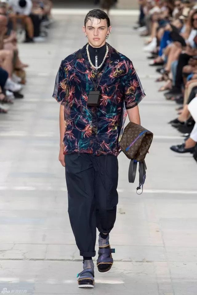 Louis Vuitton LV Hawaiian Double Layer Short Sleeve Runway Shirt New S Size US S / EU 44-46 / 1 - 3 Thumbnail