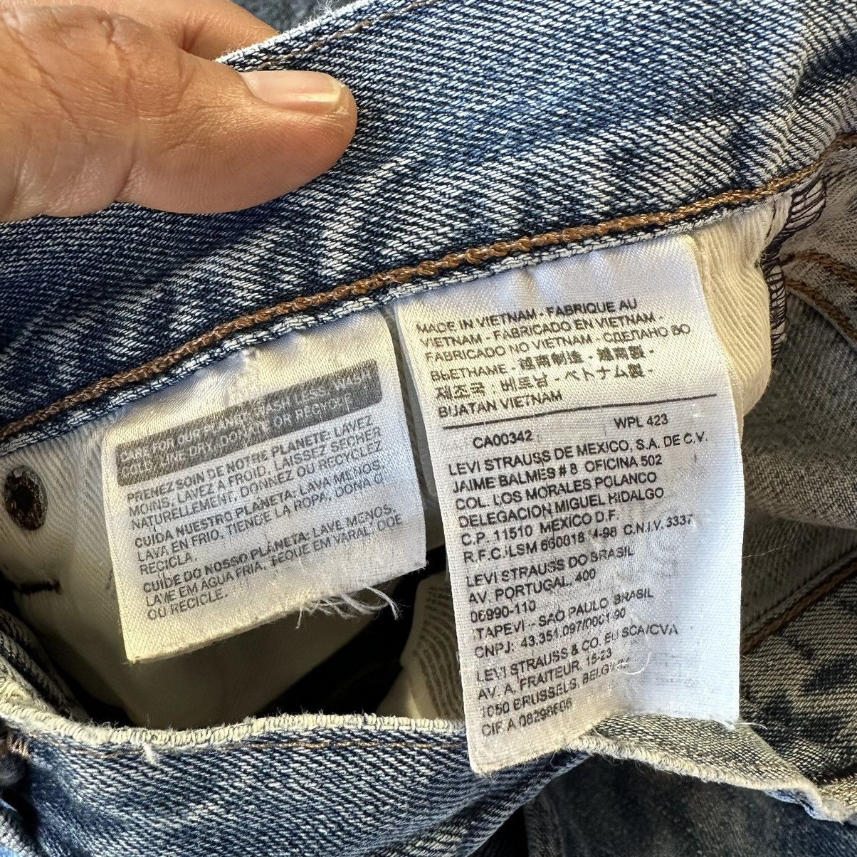 Levi's Vintage Levis 501 Distressed Blue Denim 28x32 D566 Size US 28 / EU 44 - 15 Thumbnail