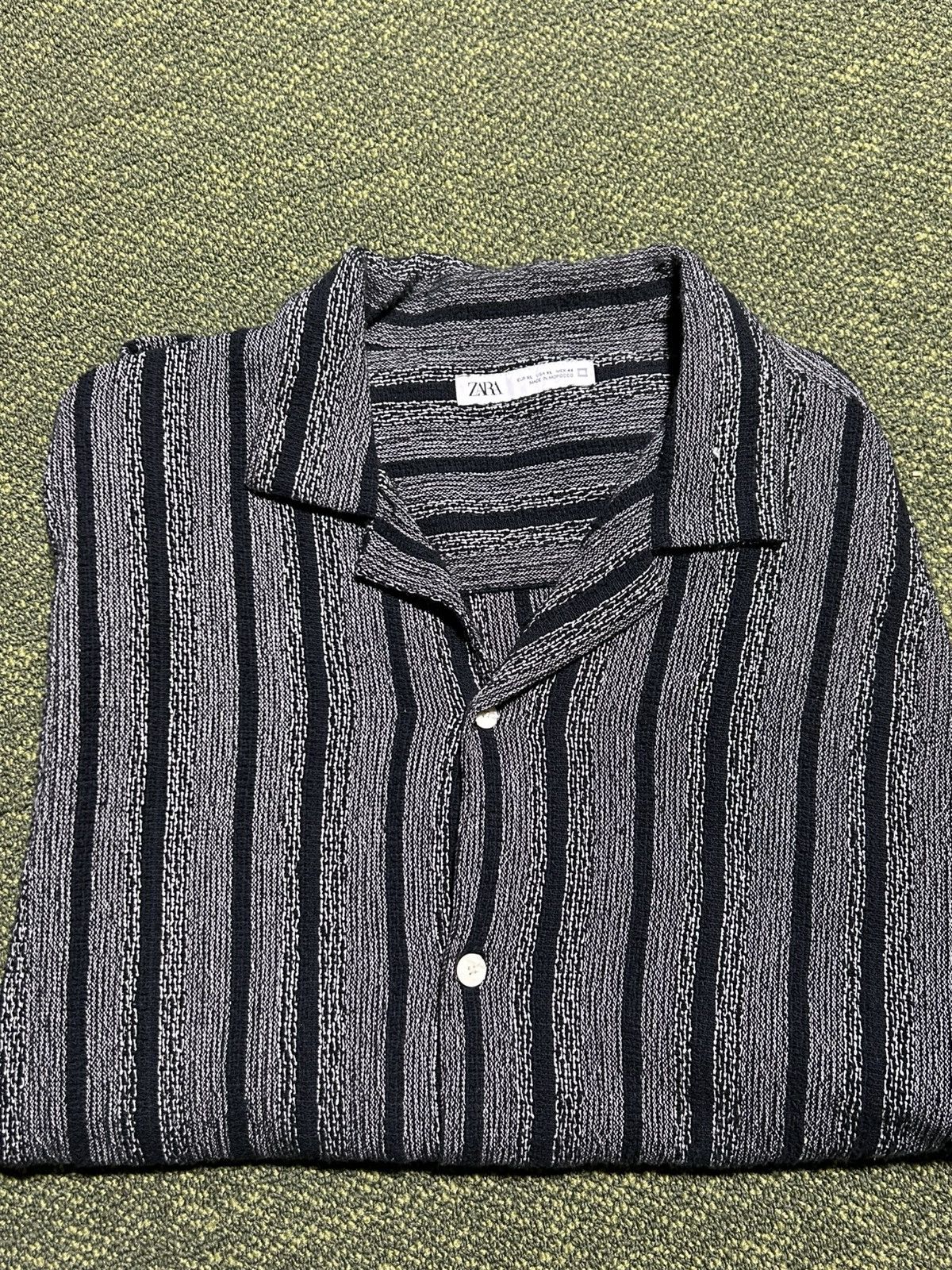 Zara Black with white striped Zara Button up Size US XL / EU 56 / 4 - 2 Thumbnail