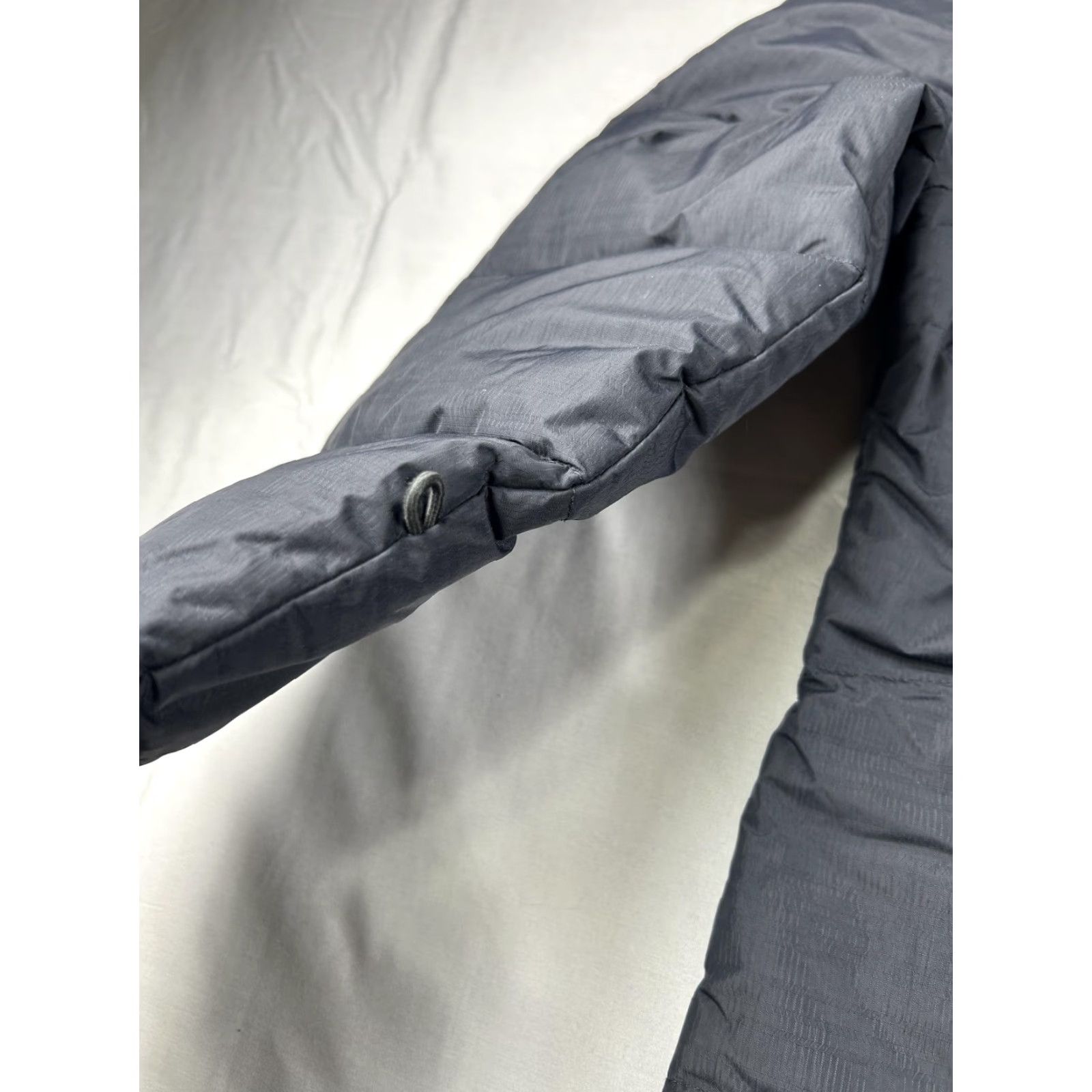Oakley VINTAGE Oakley Jacket Womens XS Black Down Puffer Regular Fit Nylon Winter Coat Warm Y2K Size XS / US 0-2 / IT 36-38 - 8 Thumbnail