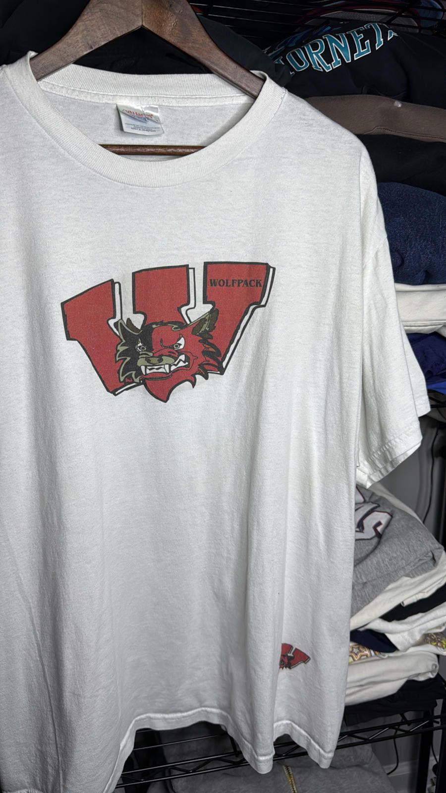 Hanes Vintage Heavyweight Wisconsin Wolfpack Tee Size US XL / EU 56 / 4 - 4 Thumbnail