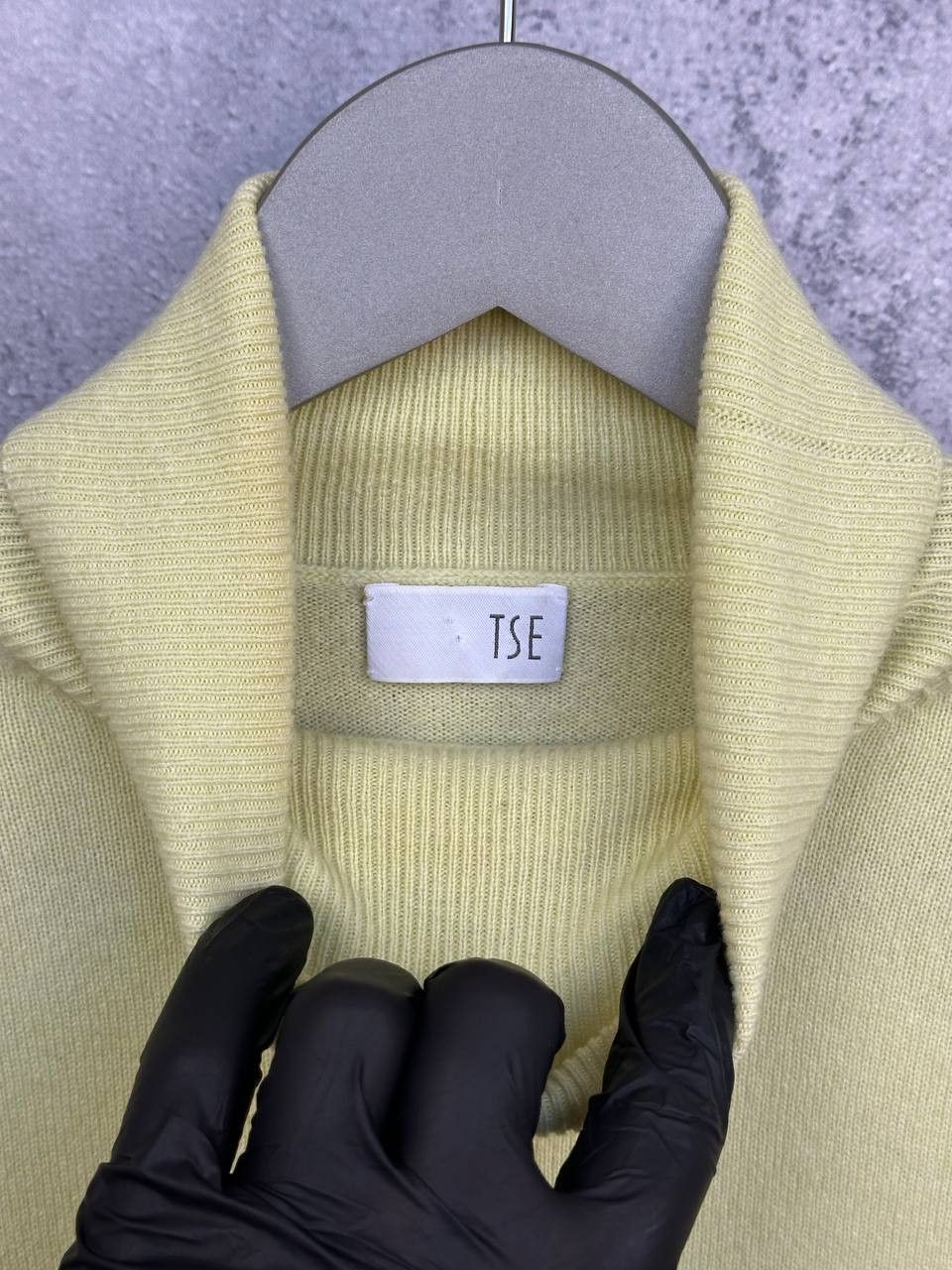 Tse TSE Cashmere Turtleneck Sweater Lightweight Knit Size L / US 10 / IT 46 - 9 Thumbnail