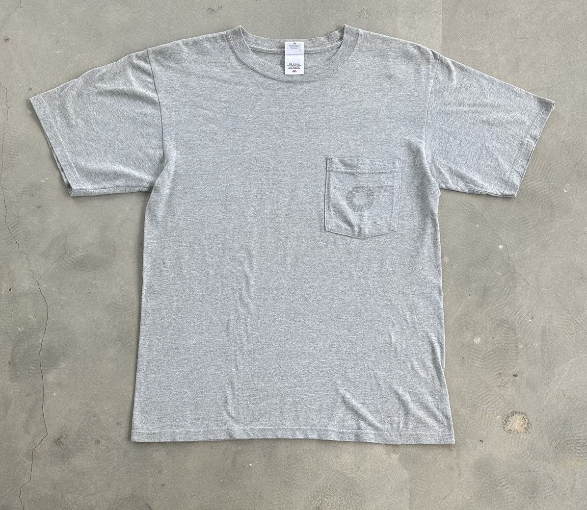 Anvil × Vintage VINTAGE FABRIC SKATE SHOP POCKET TEE Size US L / EU 52-54 / 3 - 4 Thumbnail